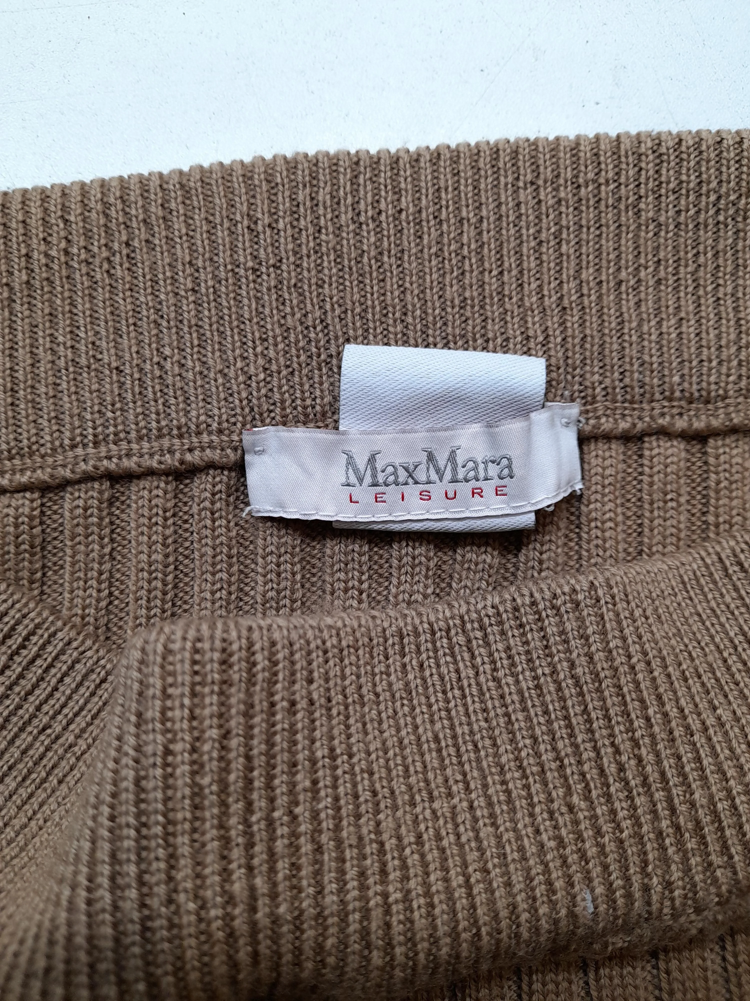 Max Mara Women's Midi Skirt W 26 in Brown 100% Wool Midi Straight & Pencil - Image 7