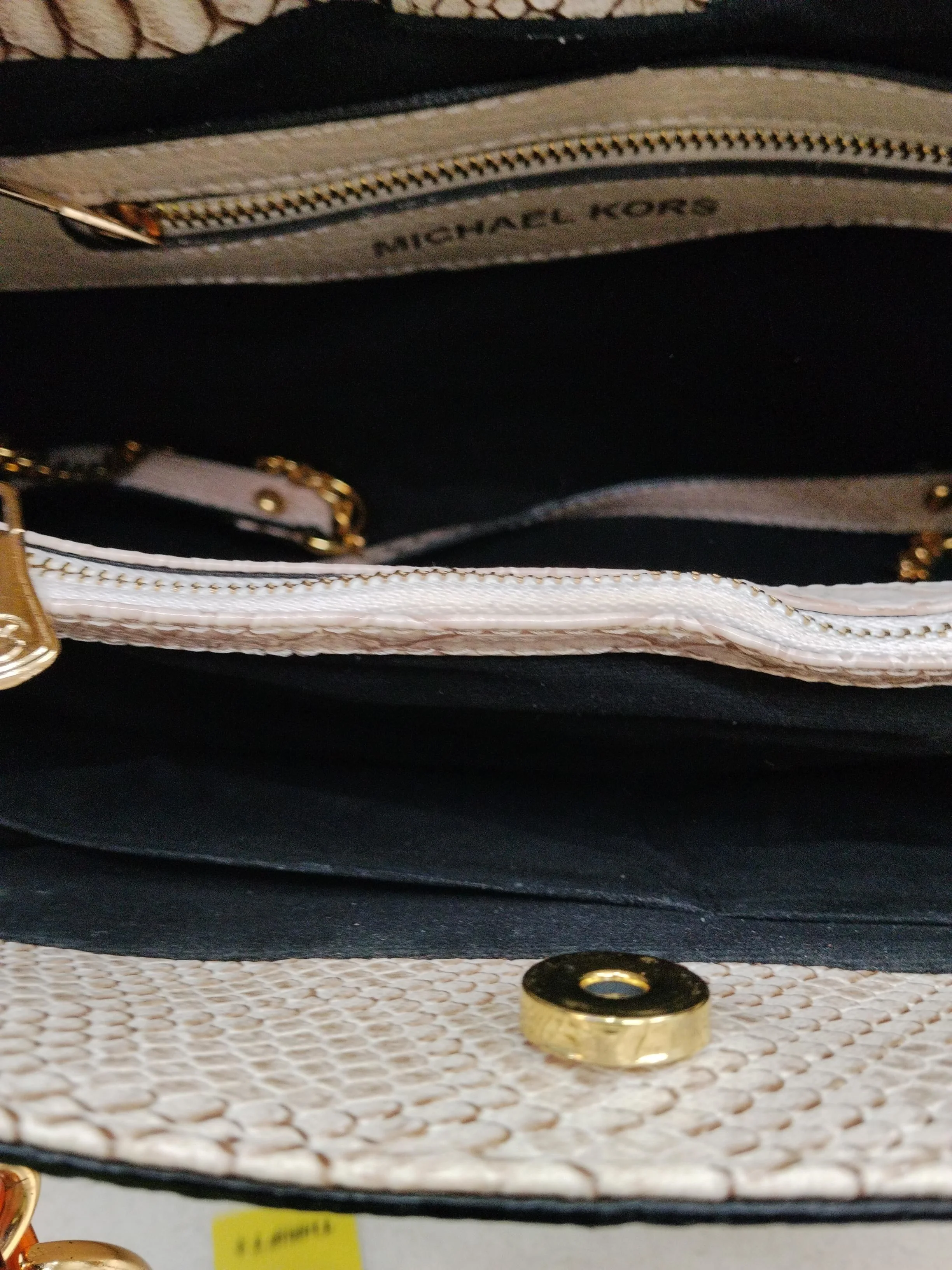 Michael Kors Women's Bag Cream Animal Print 100% Faux Leather Shoulder Bag - Image 4