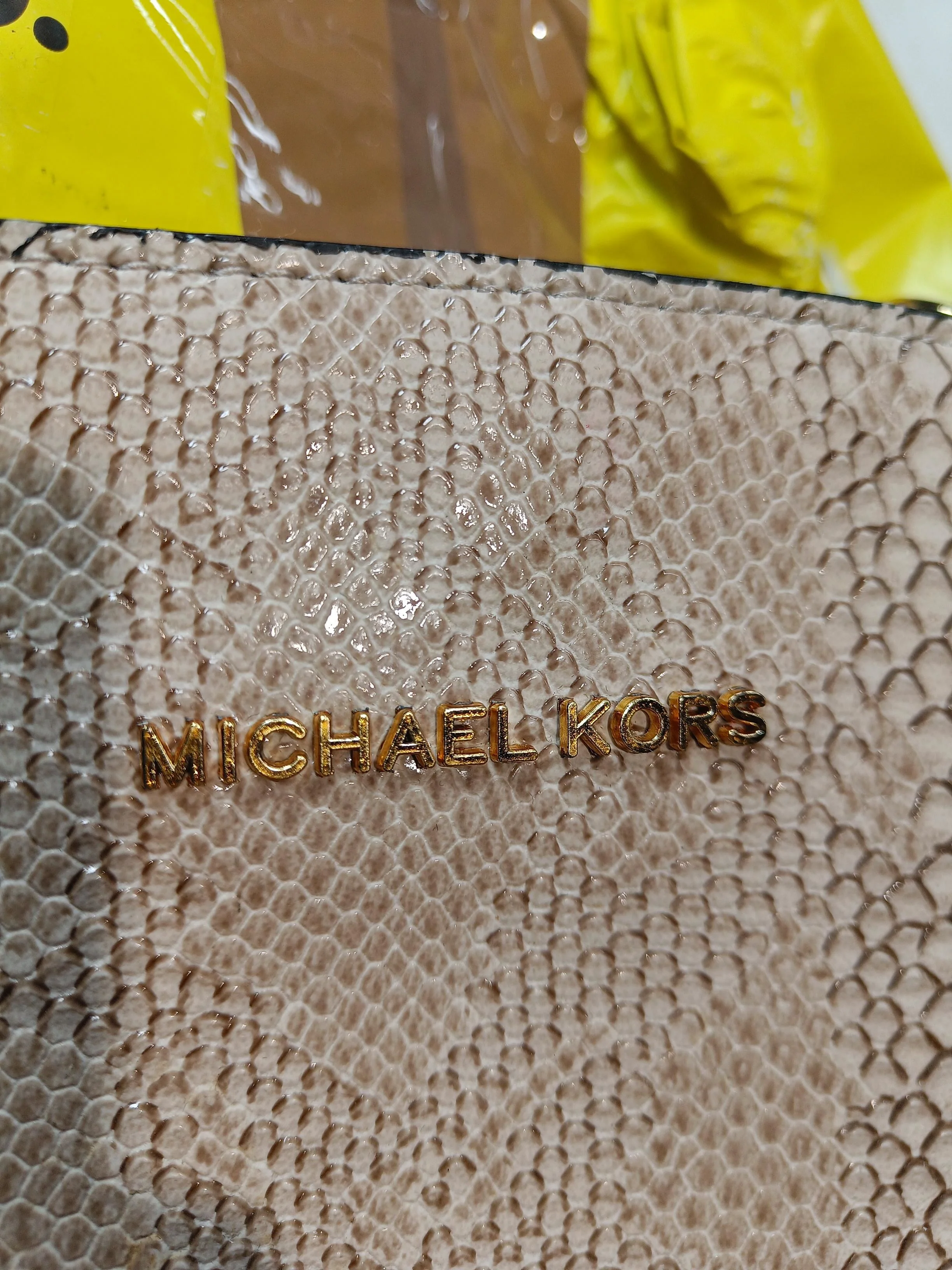 Michael Kors Women's Bag Cream Animal Print 100% Faux Leather Shoulder Bag - Image 5