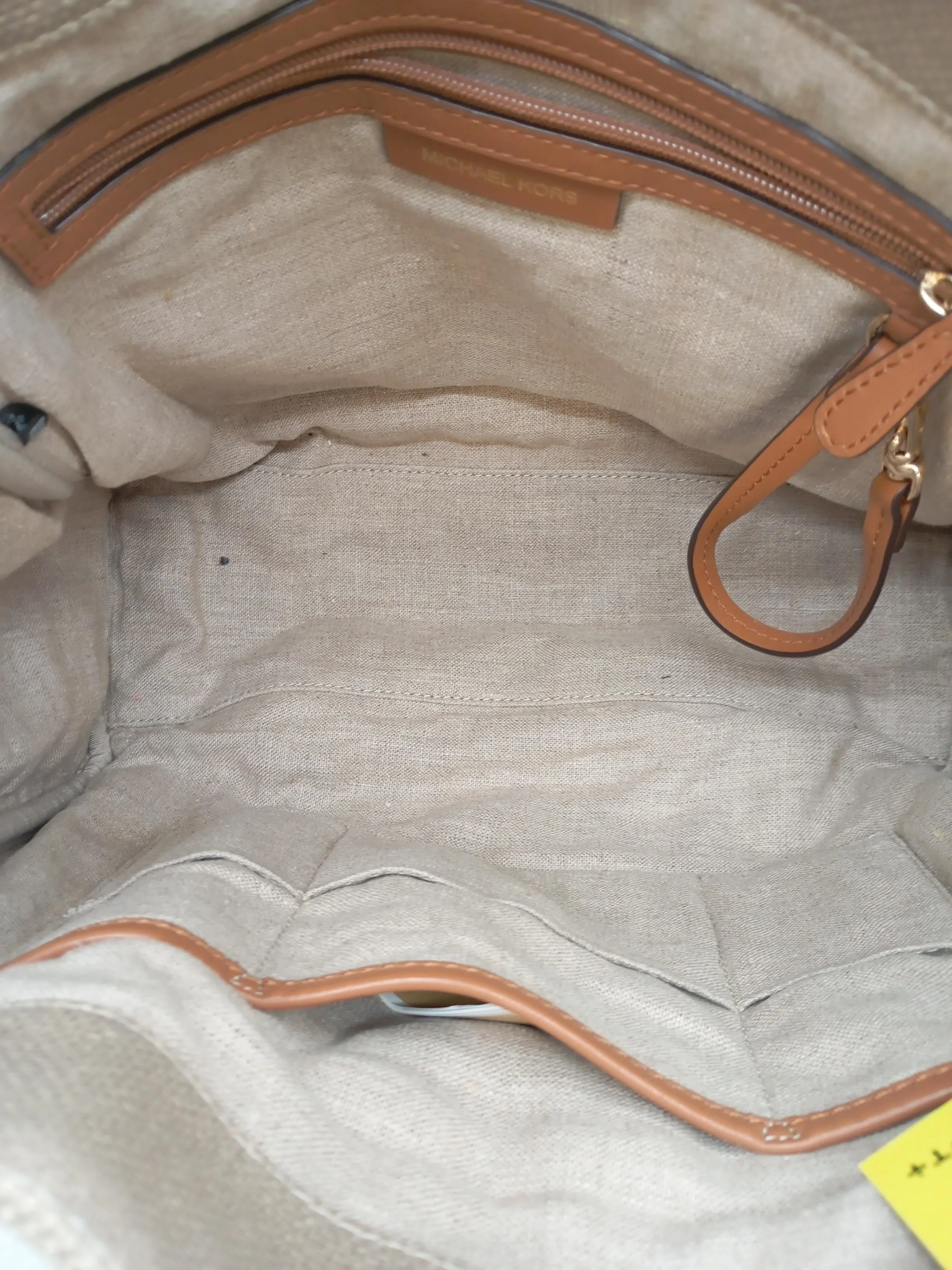 Michael Kors Women's Bag Gold Other with Faux Leather Shoulder Bag - Image 4