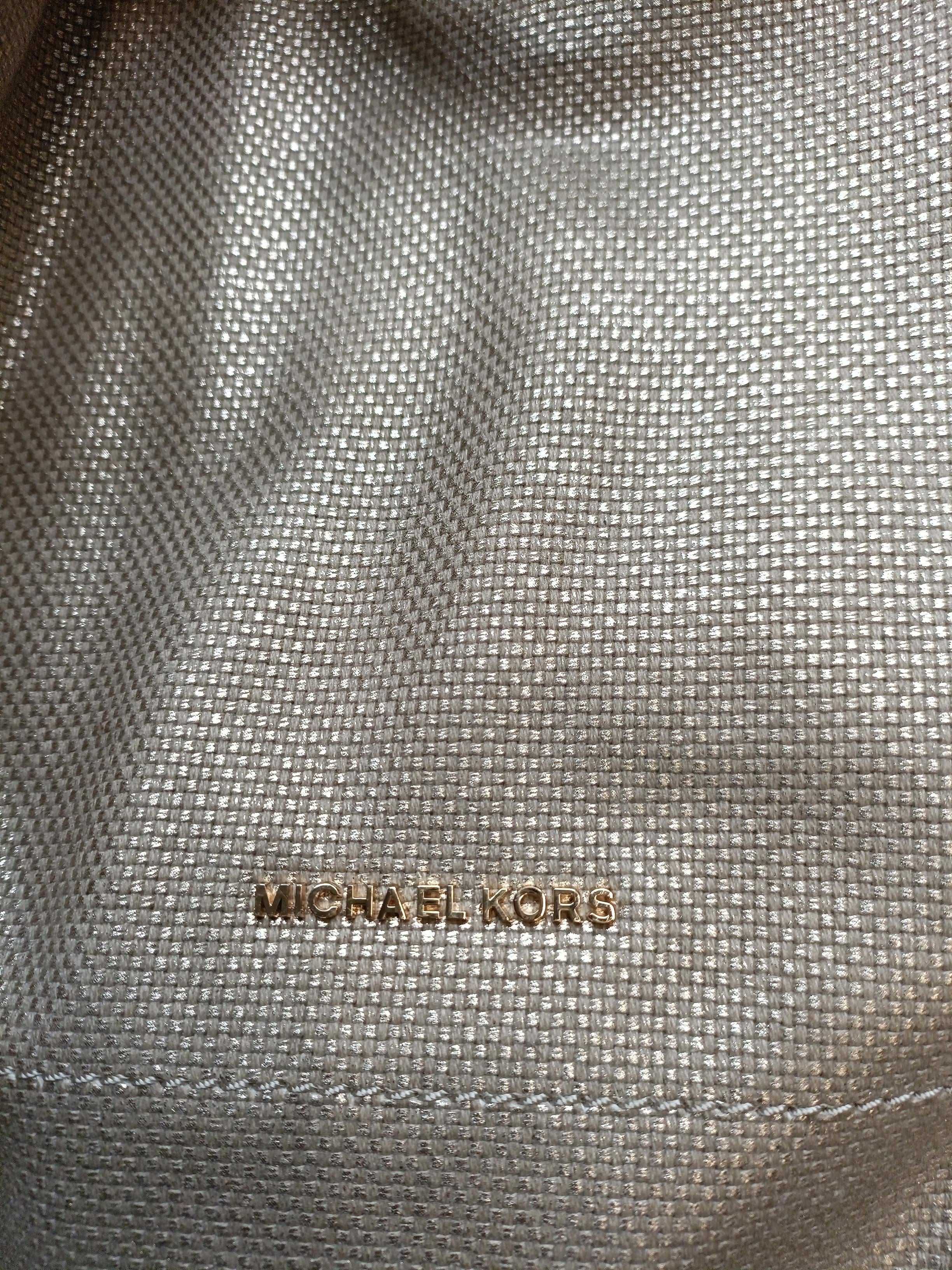 Michael Kors Women's Bag Gold Other with Faux Leather Shoulder Bag - Image 5