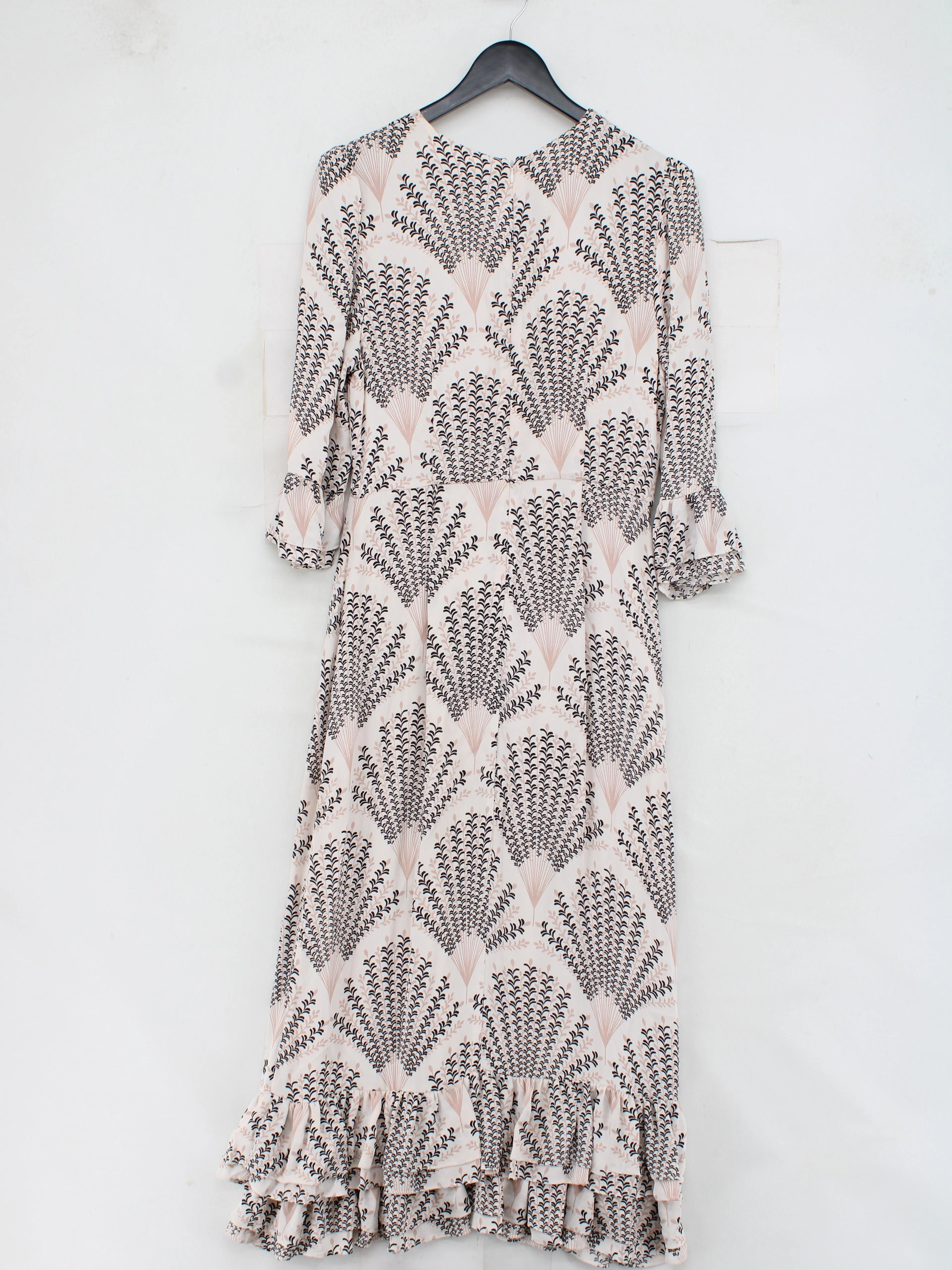 Mint Velvet Maxi Dress UK12 in White - Image 2