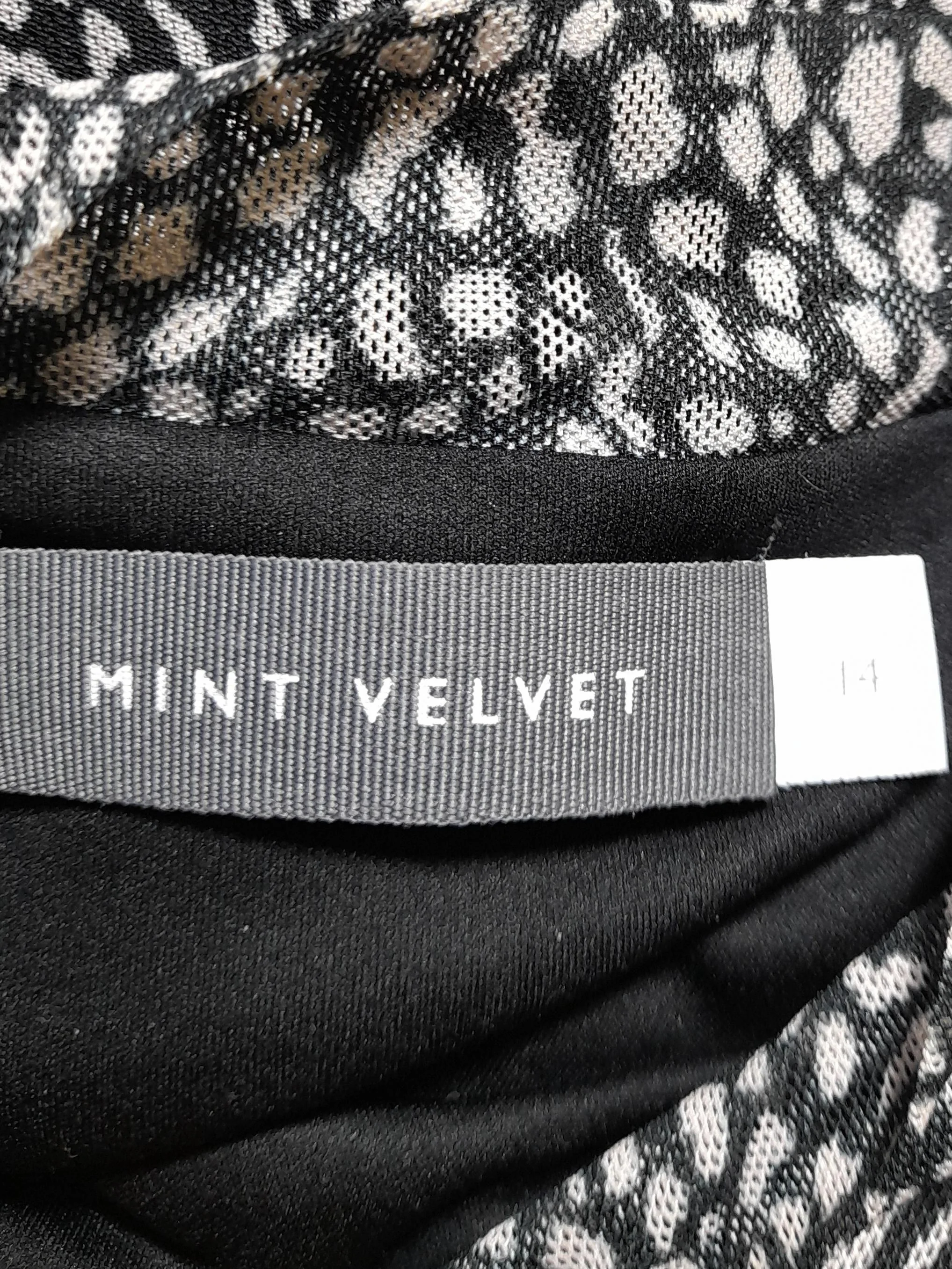 Mint Velvet Mini Dress UK14 in Black - Image 5