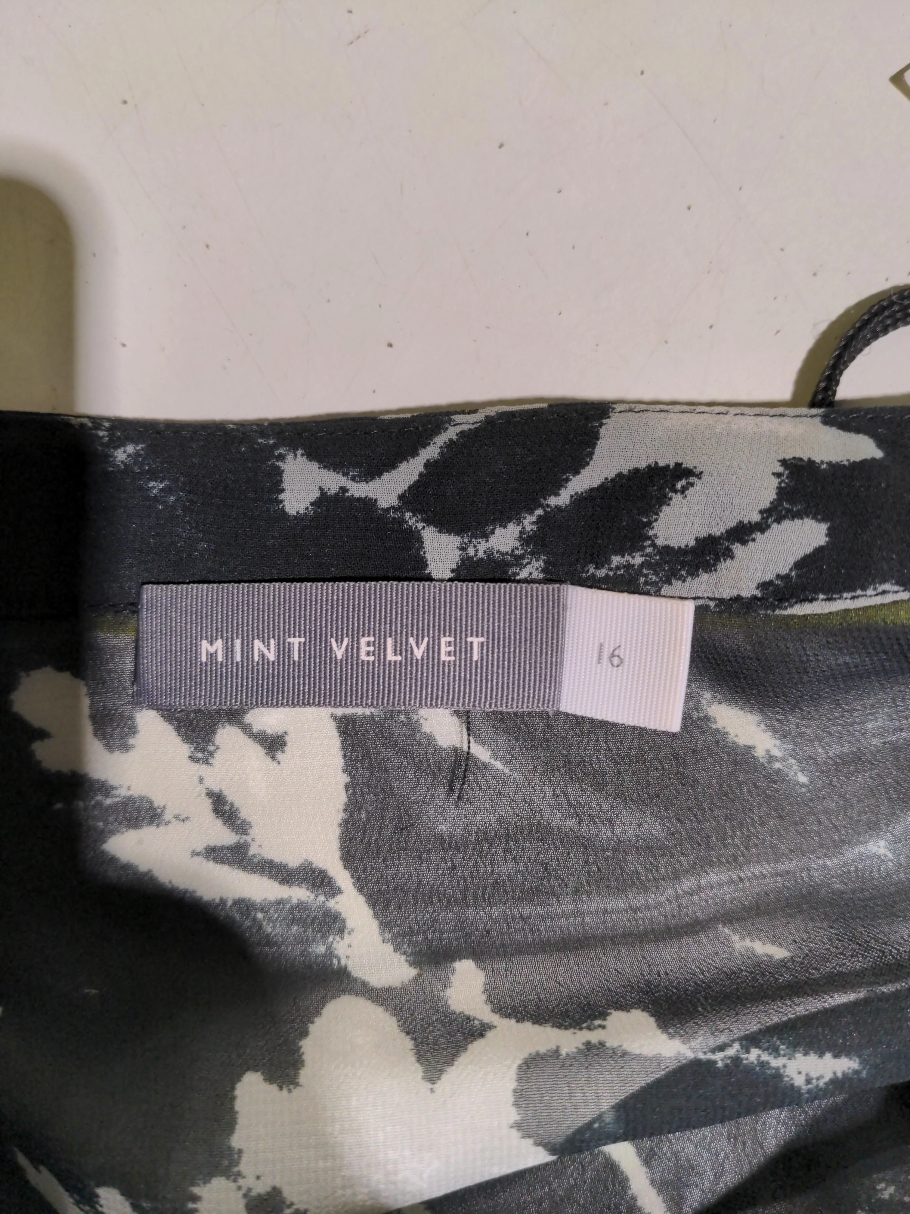 Mint Velvet Women's Blouse L Black 100% Polyester Basic - Image 5