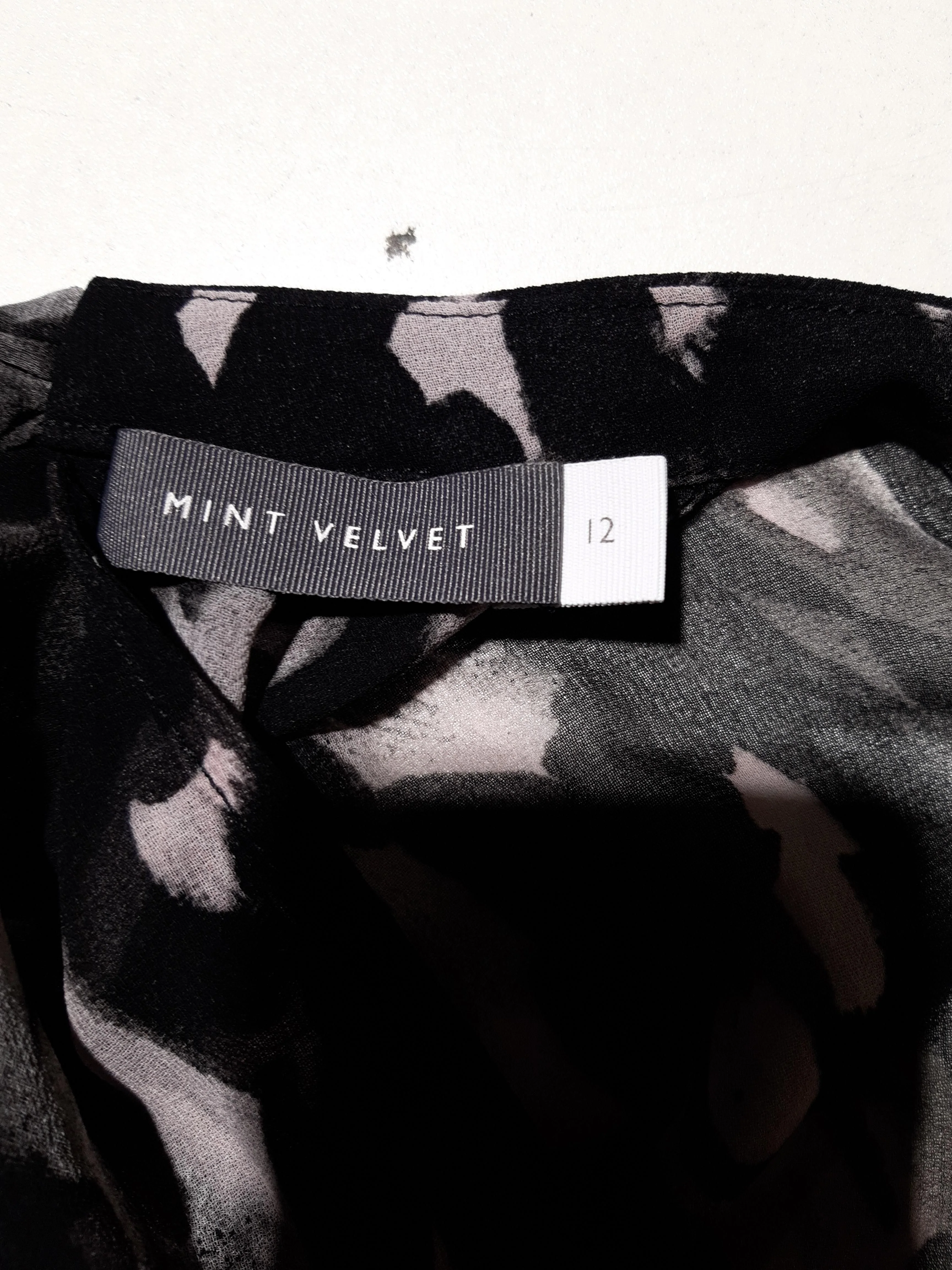 Mint Velvet Women's Top M Black 100% Polyester Basic - Image 5