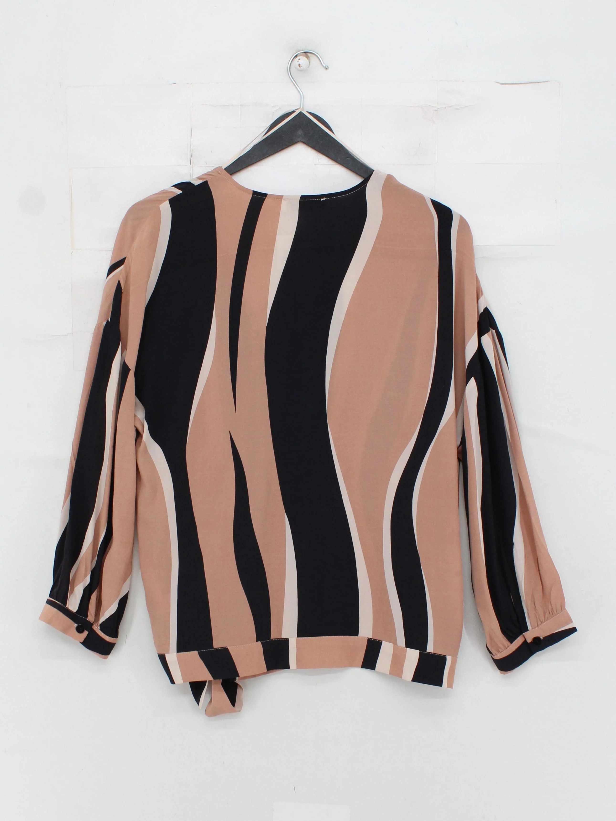 Mint Velvet Women's Top S Multi 100% Viscose Long Sleeve V-Neck Basic - Image 2
