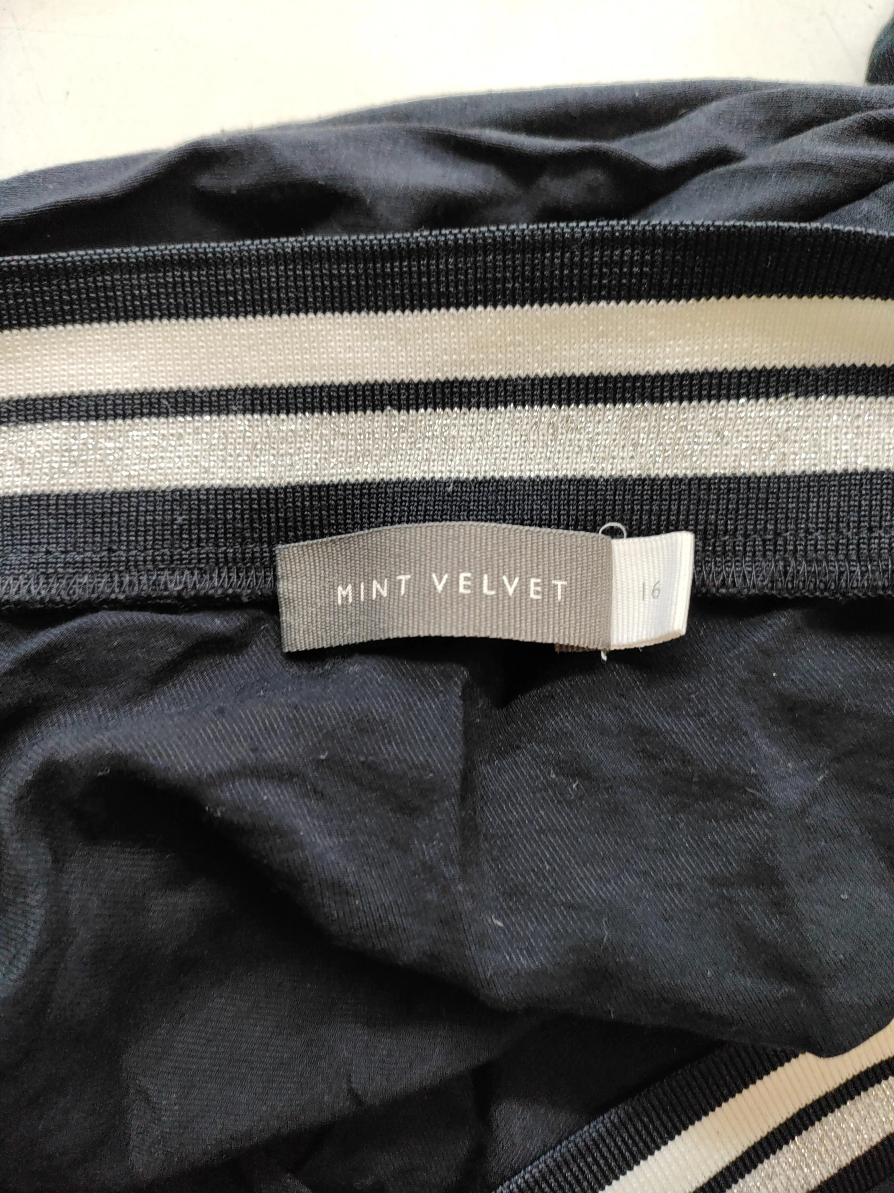 Mint Velvet Women's Top UK 16 Black Viscose - Image 5