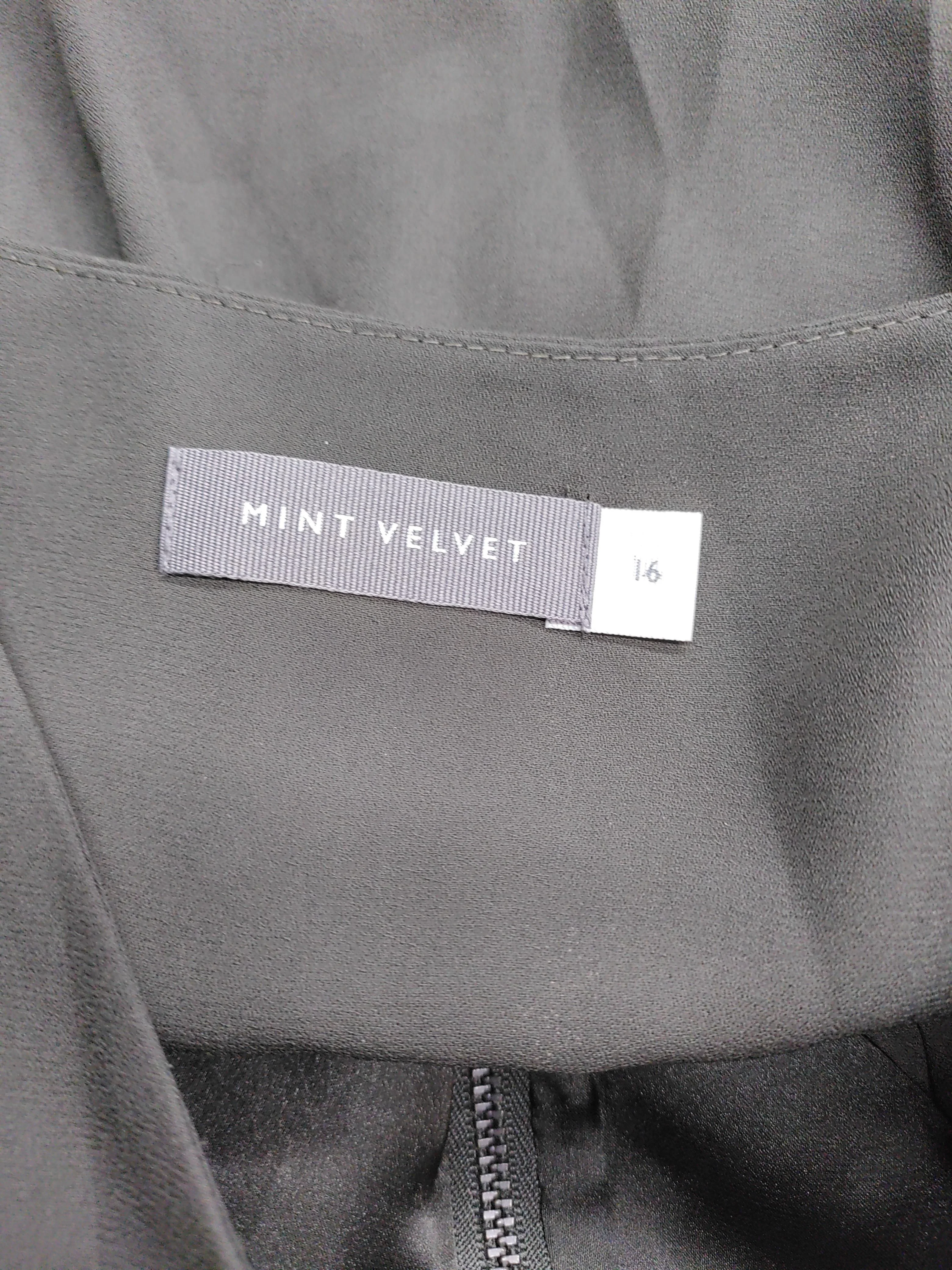 Mint Velvet Women's Top UK 16 Green Polyester with Viscose, Elastane Basic - Image 5