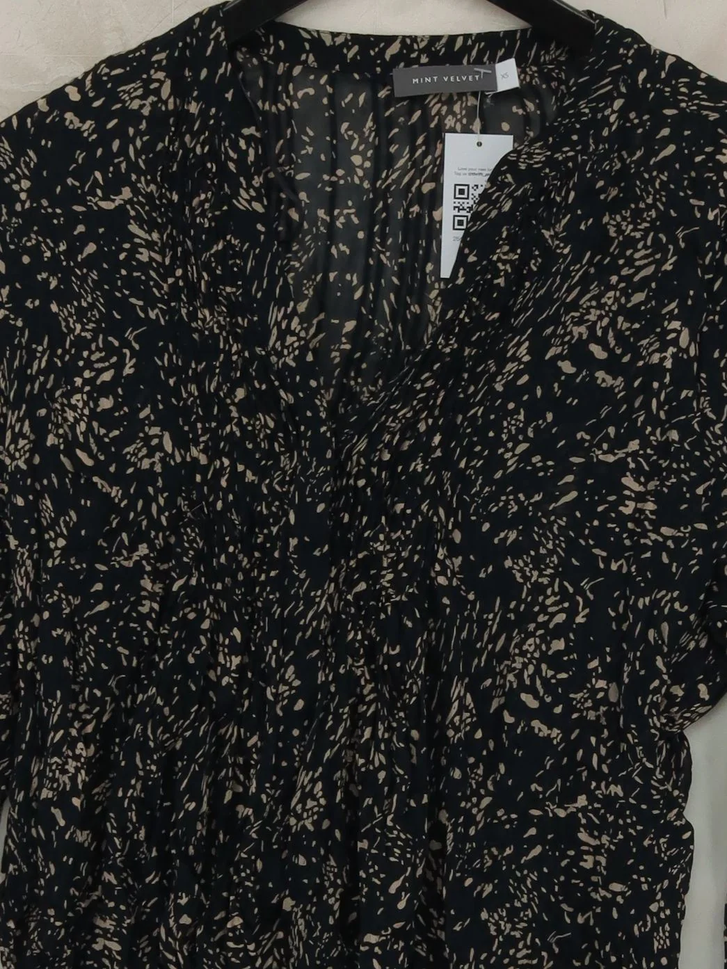 Mint Velvet Women's Top XS Black 100% Viscose Long Sleeve V-Neck Basic - Image 3