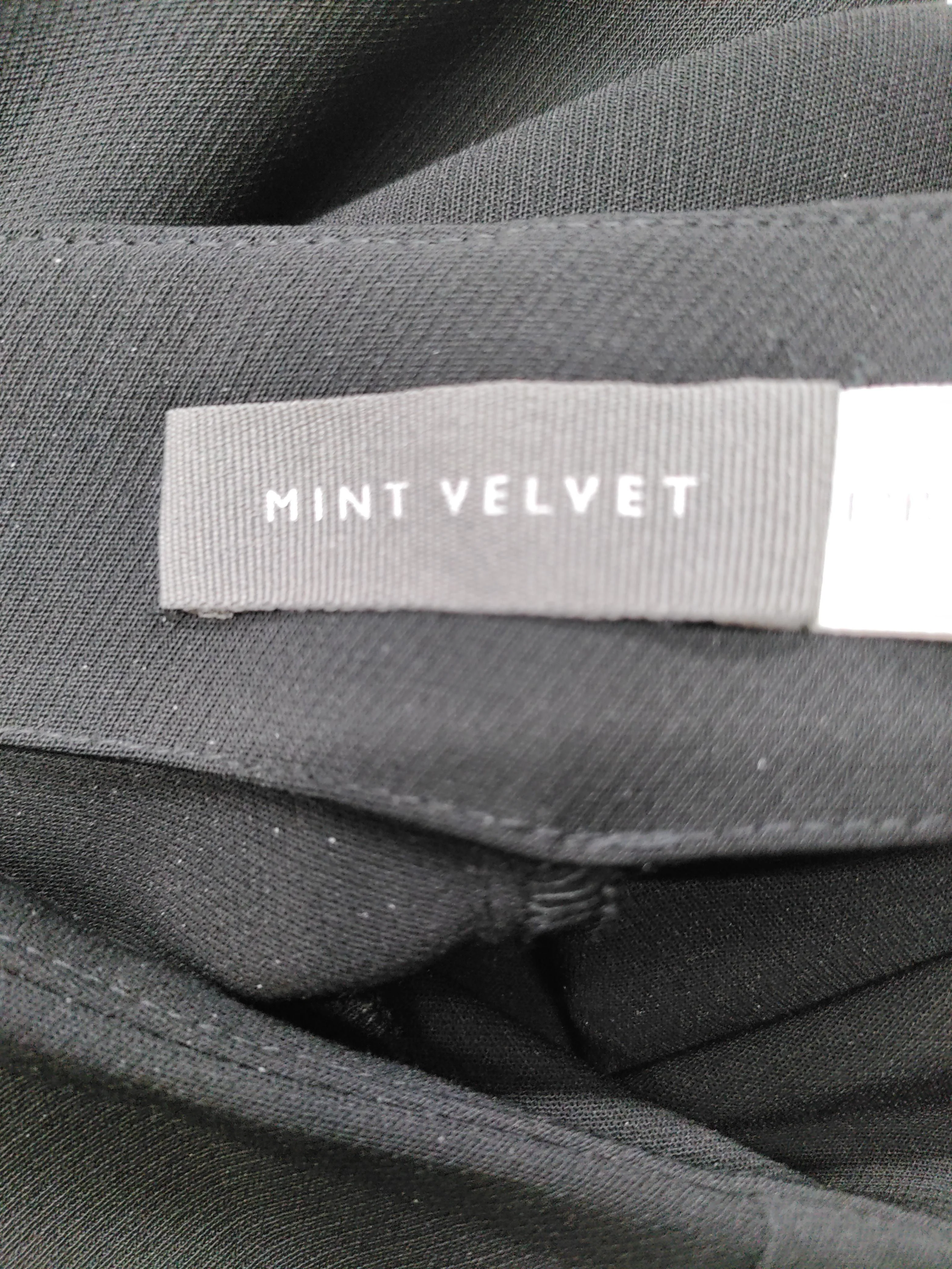 Mint Velvet Women's Trousers UK 12 Black 100% Polyester Wide-Leg Chino - Image 5
