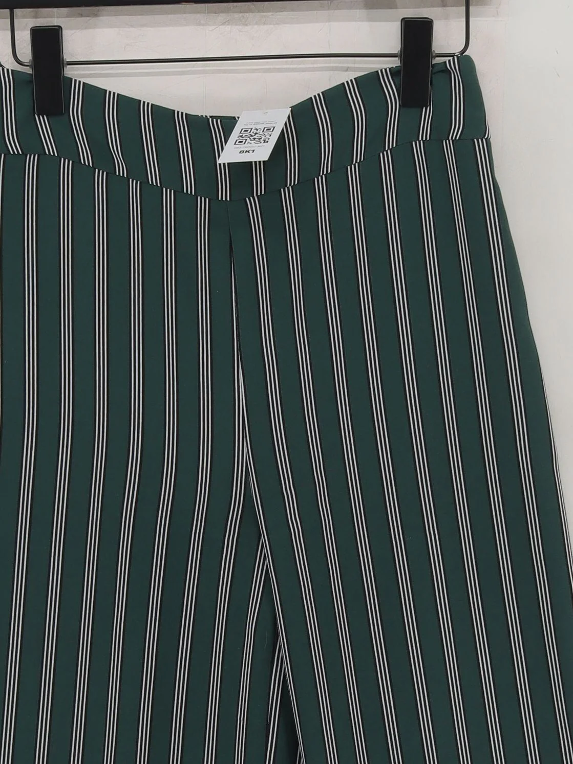 Mint Velvet Women's Trousers UK 12 Green 100% Polyester Sweatpants - Image 3