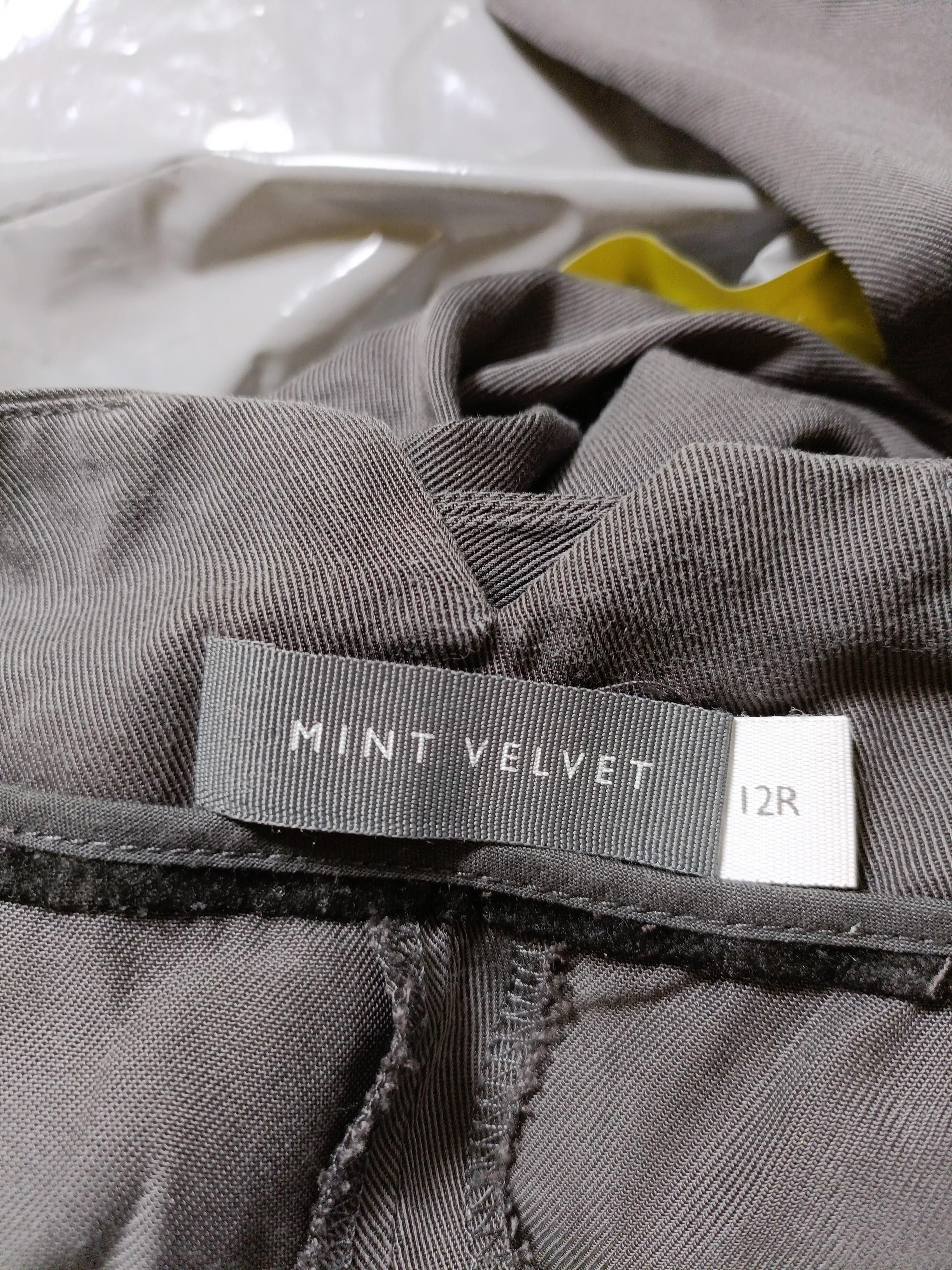 Mint Velvet Women's Trousers UK 12 Grey 100% Lyocell Modal Tapered Cropped - Image 5