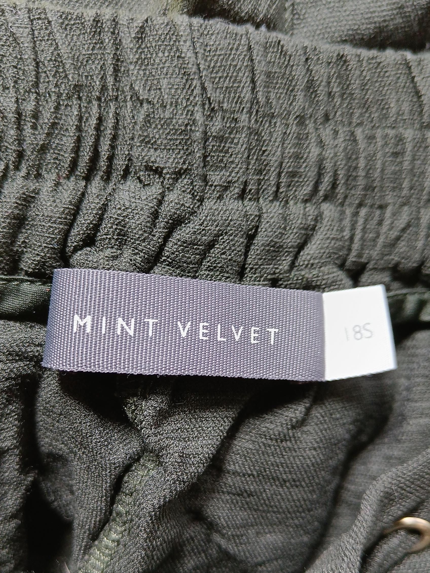 Mint Velvet Women's Trousers UK 18 Green Viscose with Polyamide Straight Cargo - Image 5