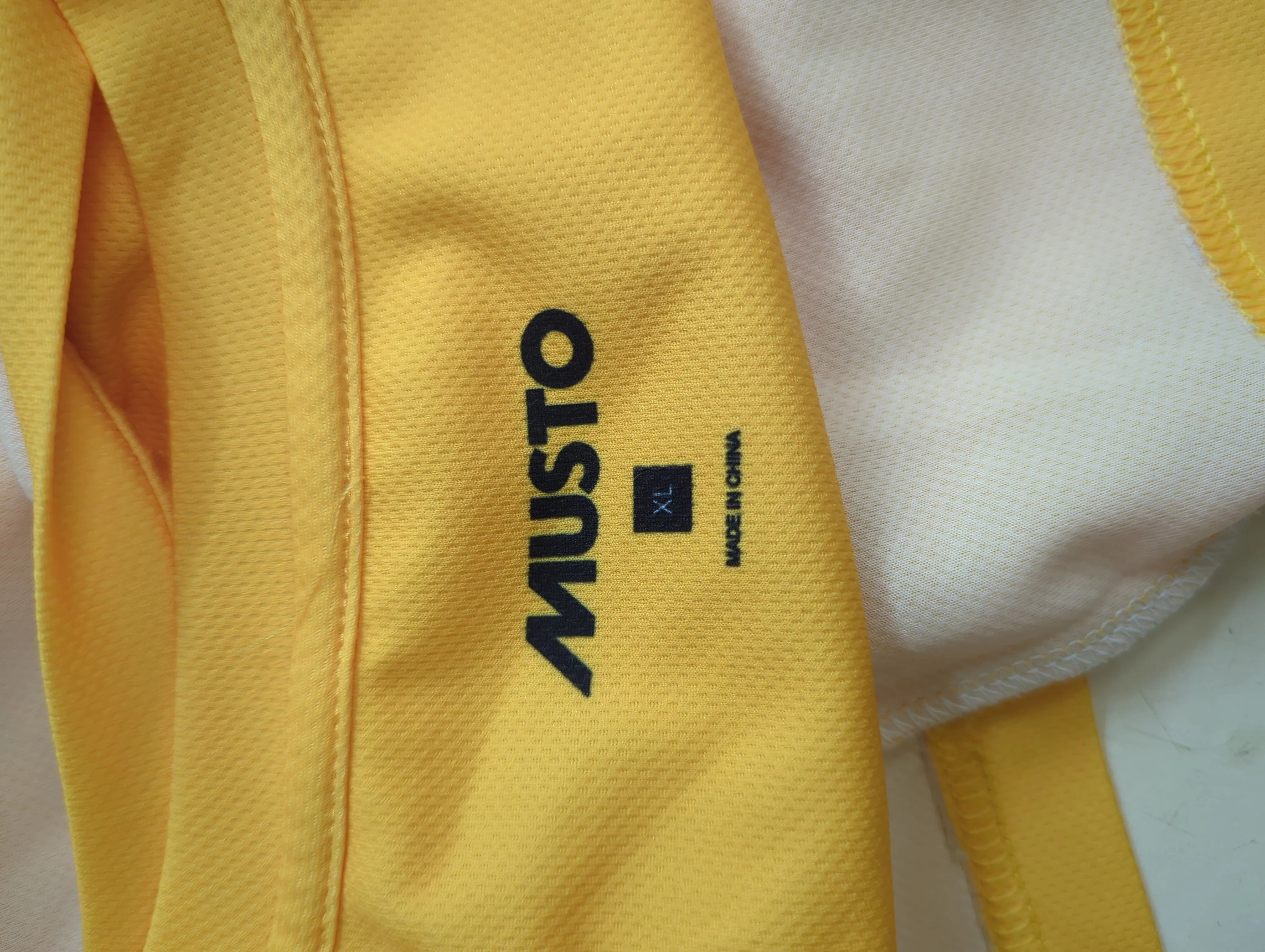 Musto Men's Loungewear XL Yellow Graphic 100% Polyester Crew Neck Basic - Image 5