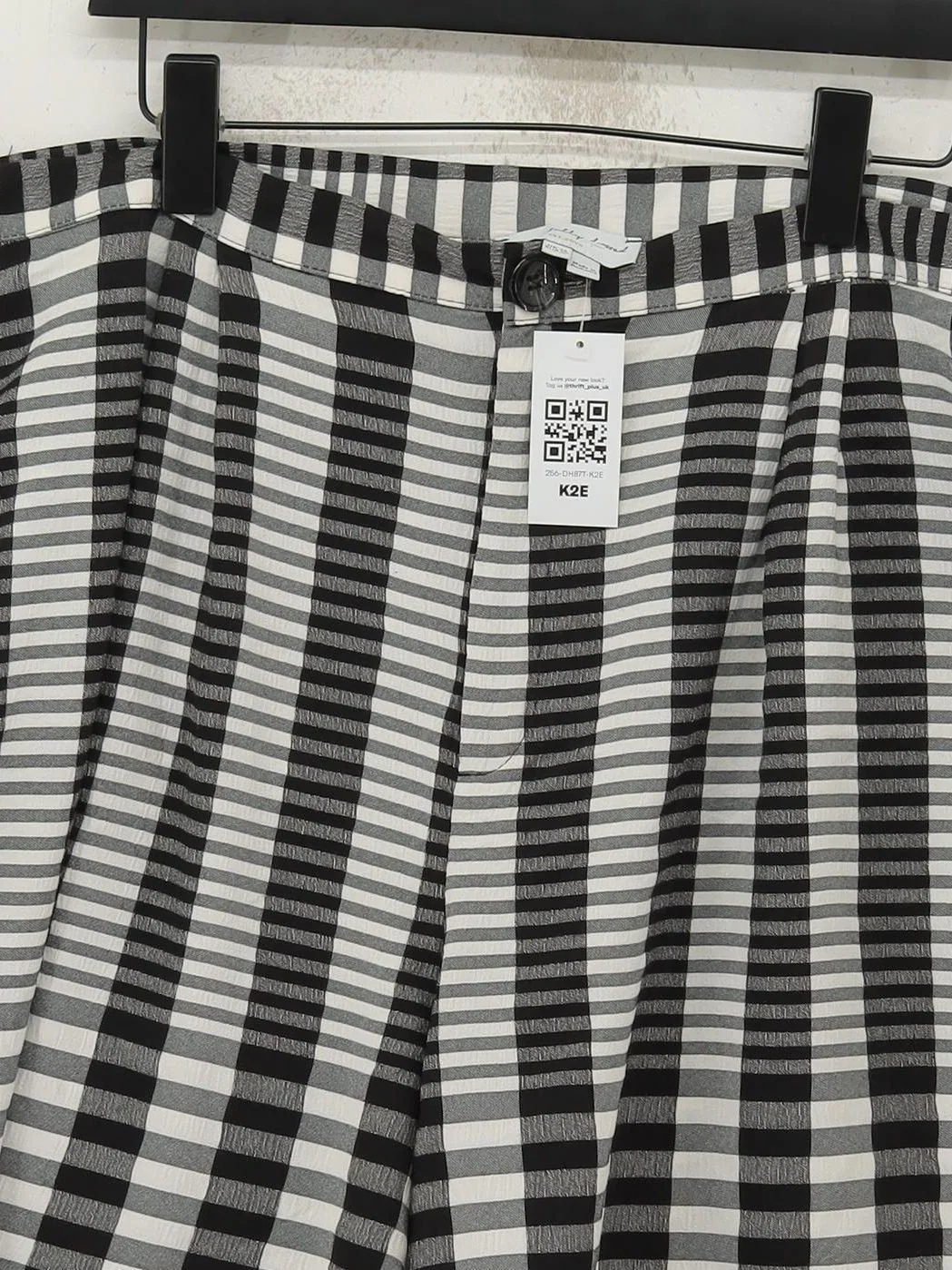Never Fully Dressed Women's Shorts XXL Black Viscose with Polyester Mom - Image 3