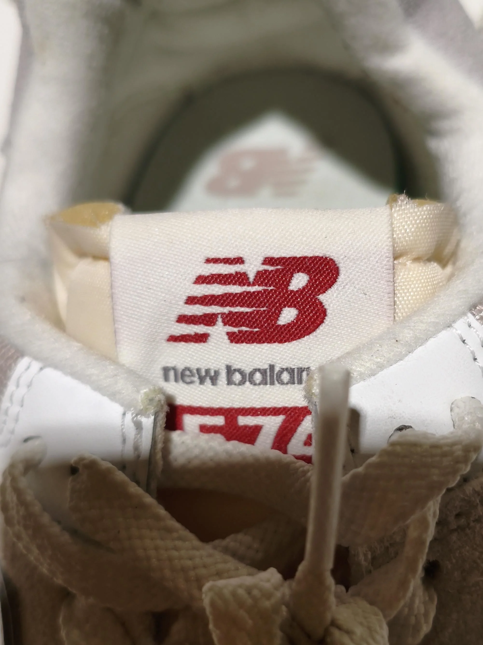 New Balance 574 Women's Trainers EU42 in Cream - Image 9