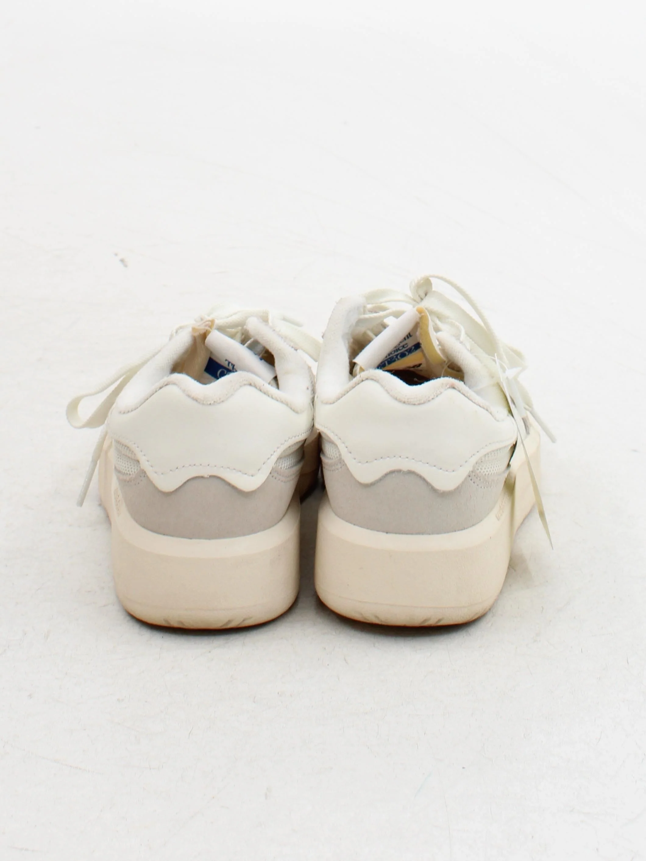 New Balance CT302 Women's Trainers US5 in Cream - Image 3