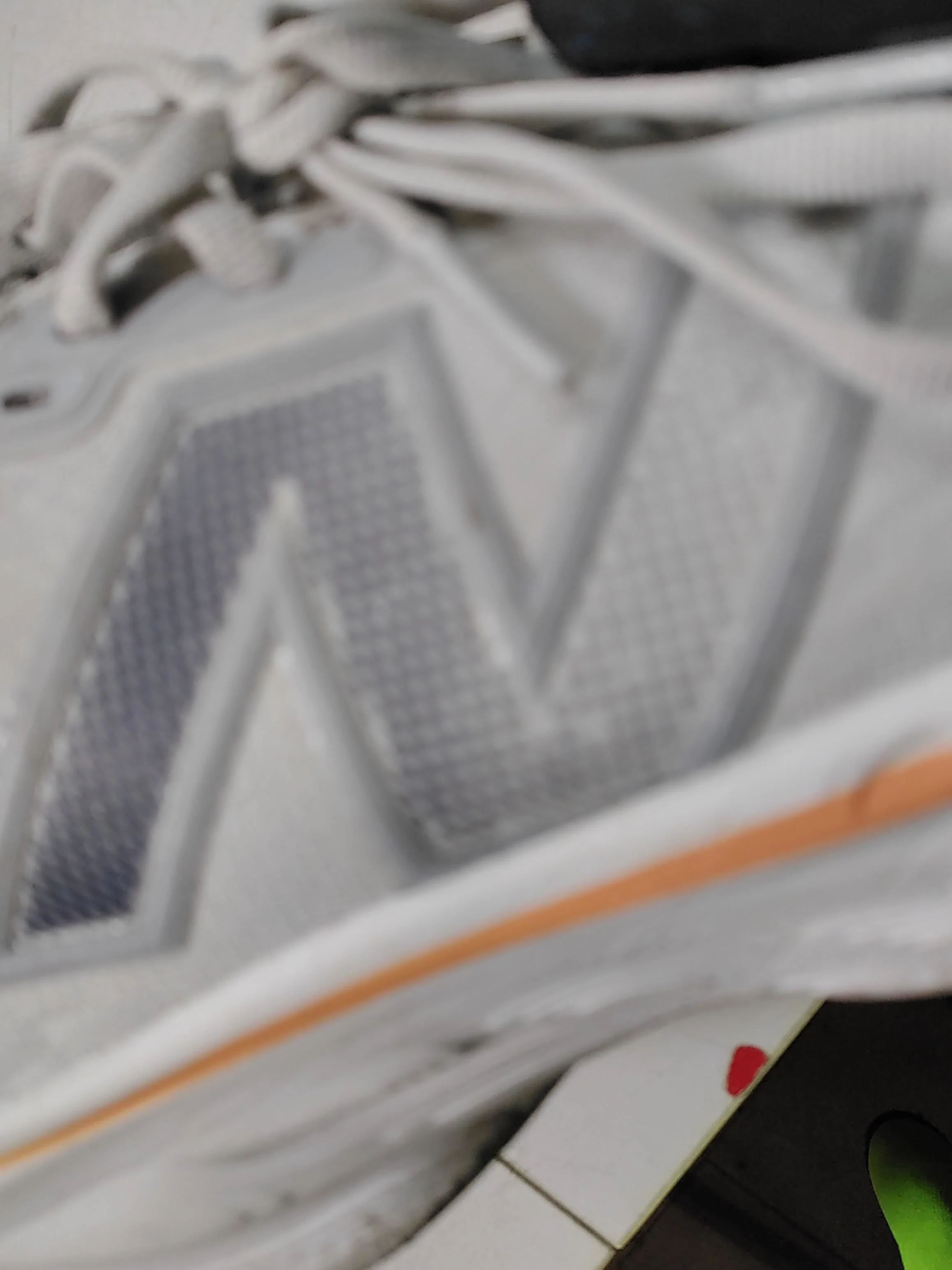 New Balance Fresh Foam X 1080 Women's Trainers UK6 in White - Image 9