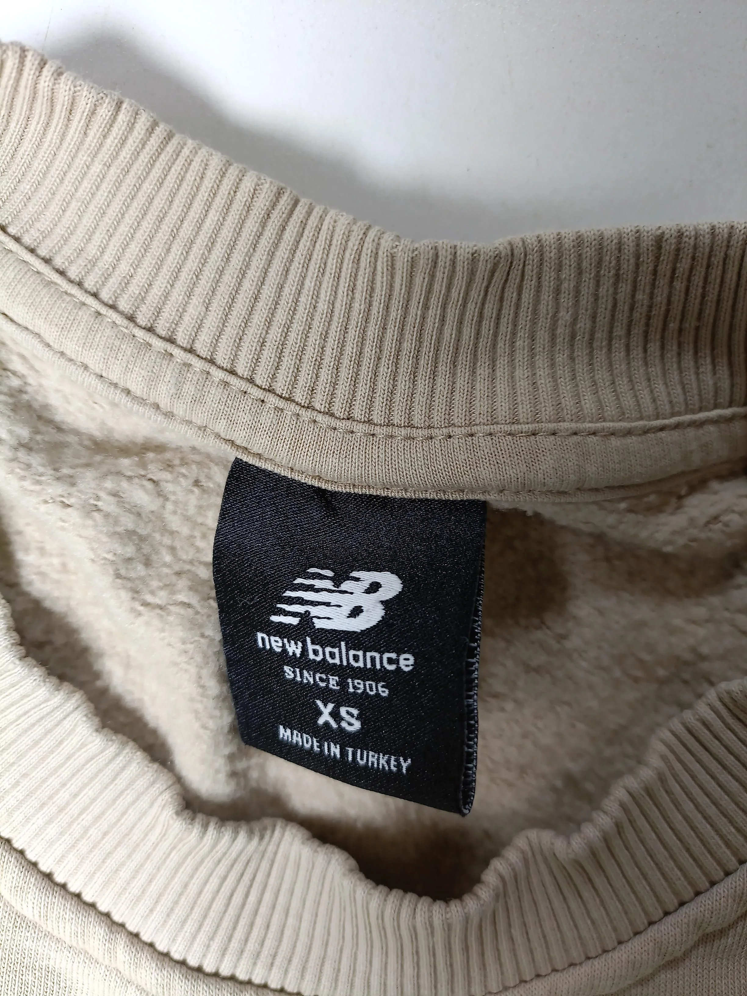 New Balance Men's Hoodie XS Tan Graphic 100% Cotton Pullover - Image 5