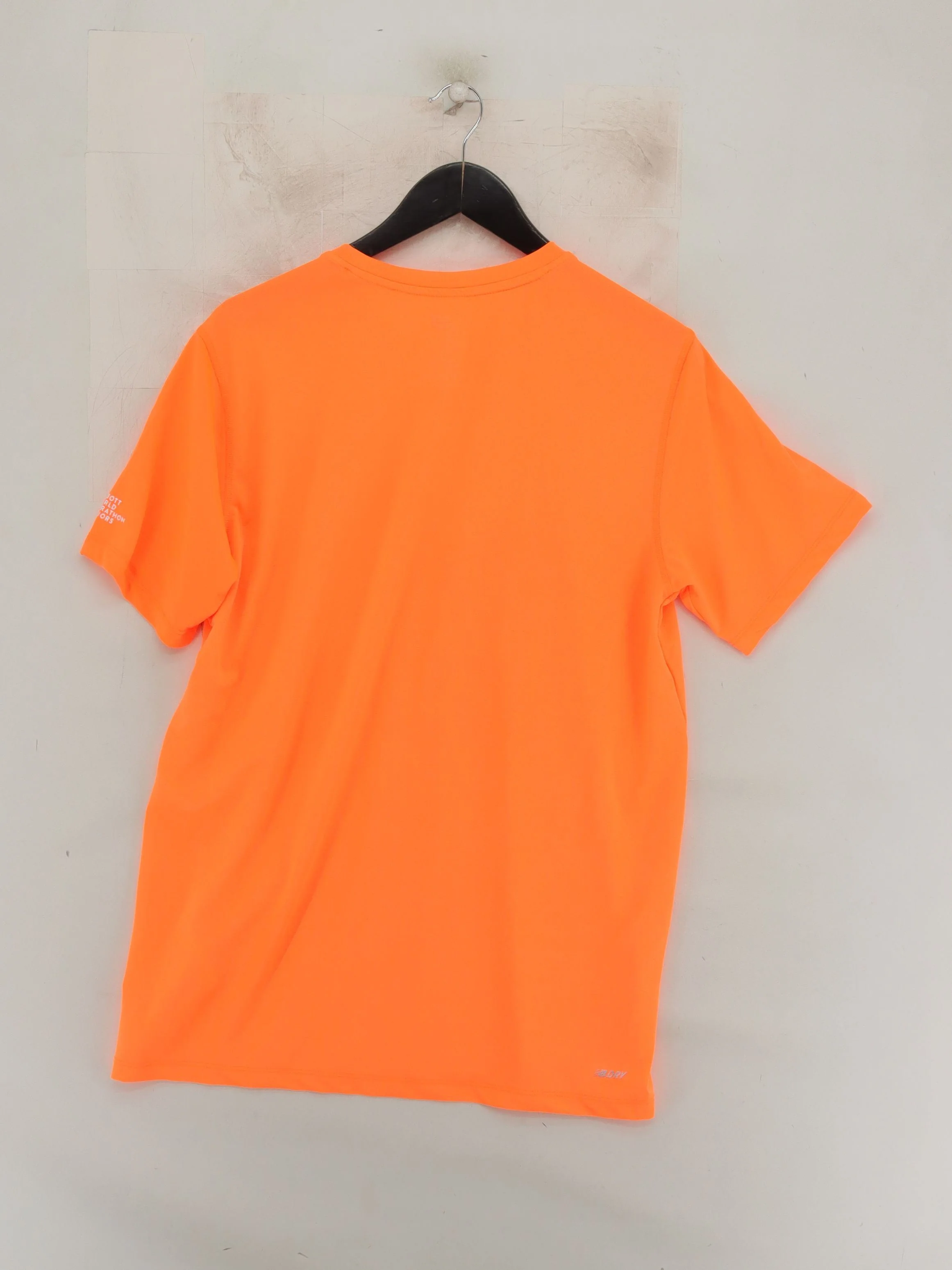 New Balance Men's T-Shirt L Orange Graphic 100% Polyester Round Neck Basic - Image 2