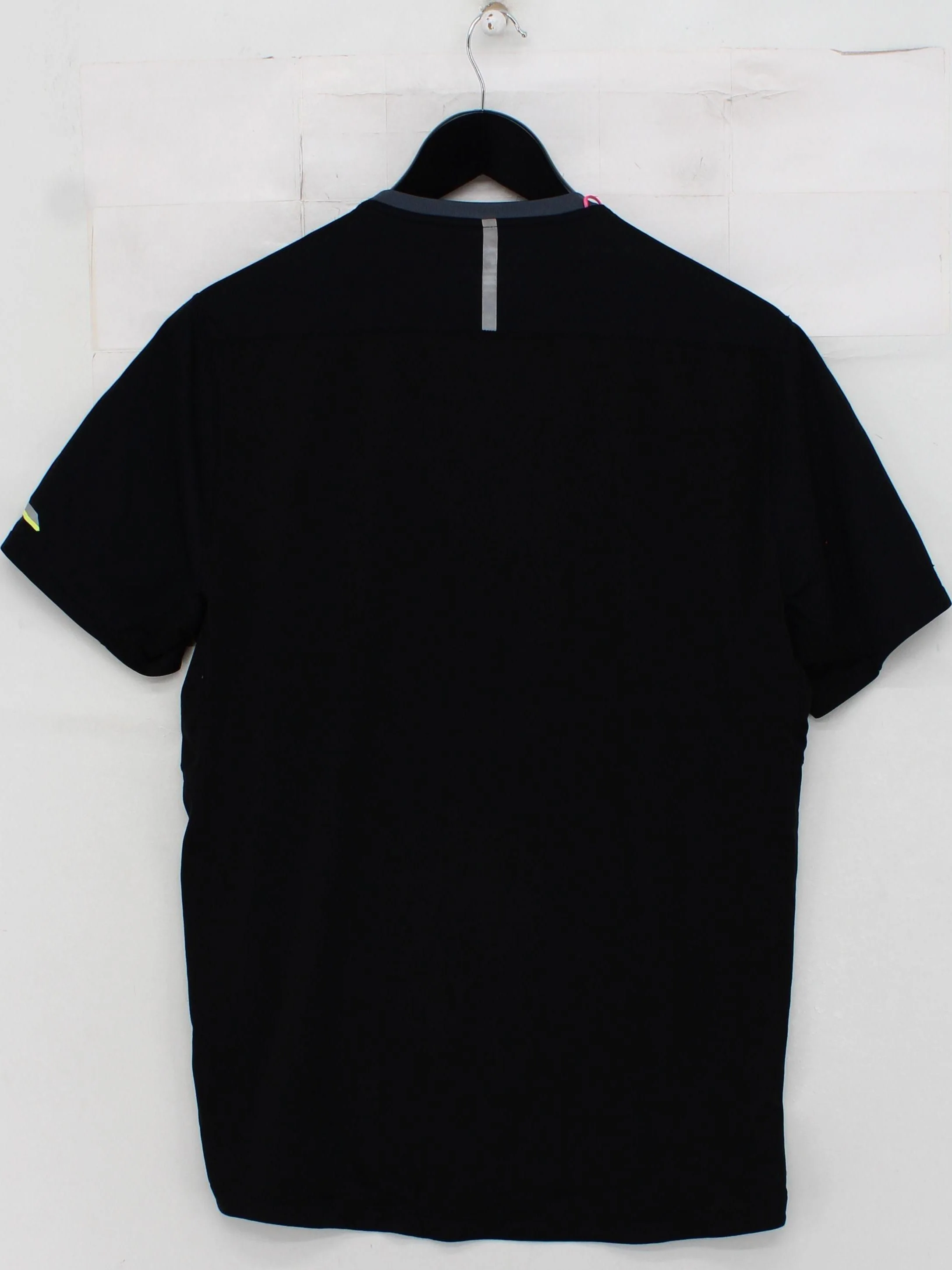 New Balance Men's T-Shirt M Black Polyester with Elastane Basic - Image 2