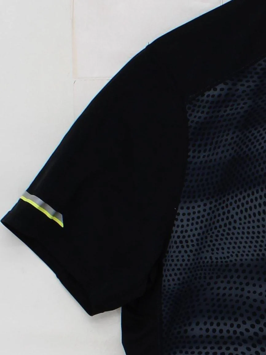 New Balance Men's T-Shirt M Black Polyester with Elastane Basic - Image 4