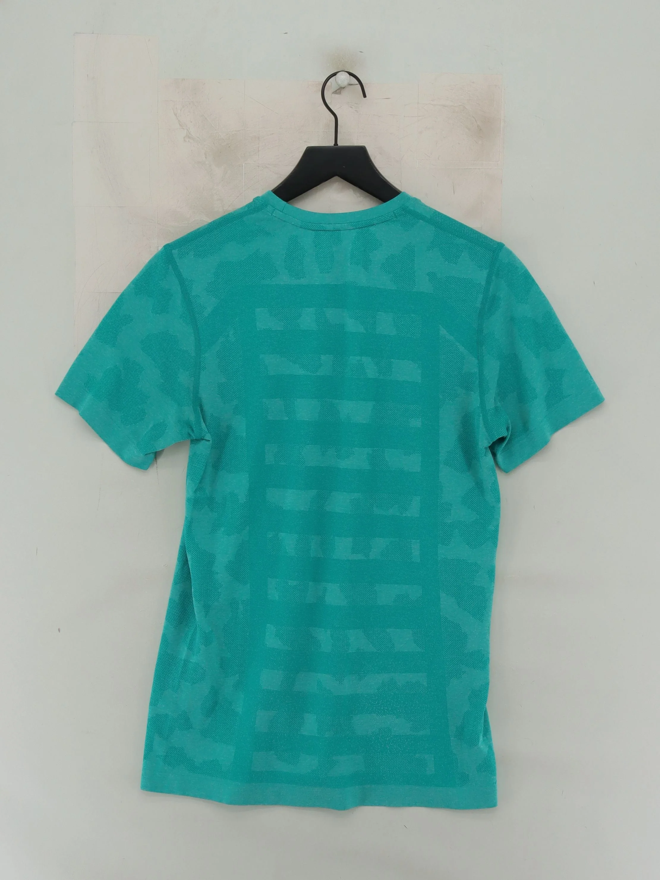 New Balance Men's T-Shirt M Green Geometric 100% Other Round Neck Basic - Image 2