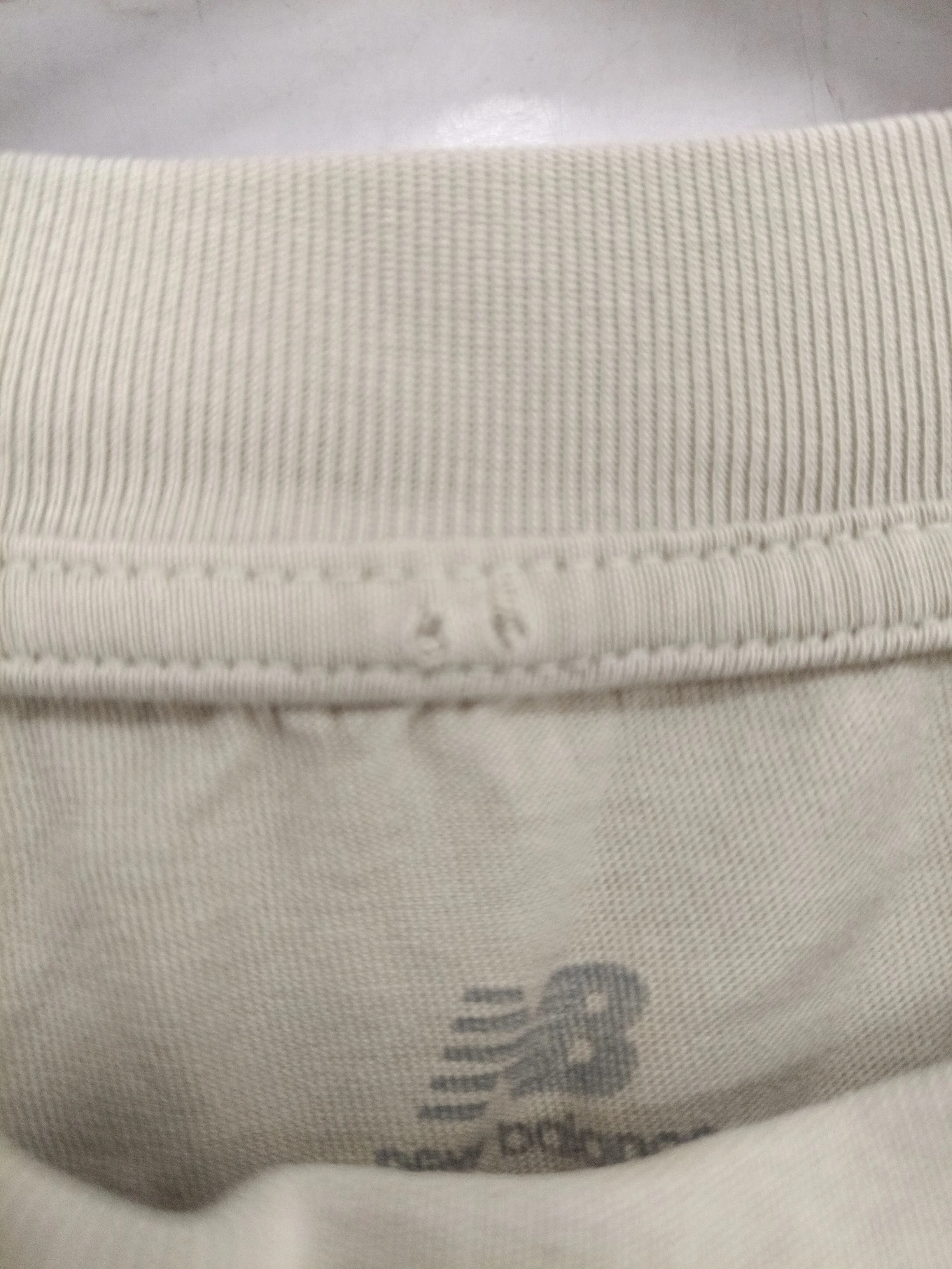 New Balance Men's T-Shirt S Cream 100% Other Basic - Image 5