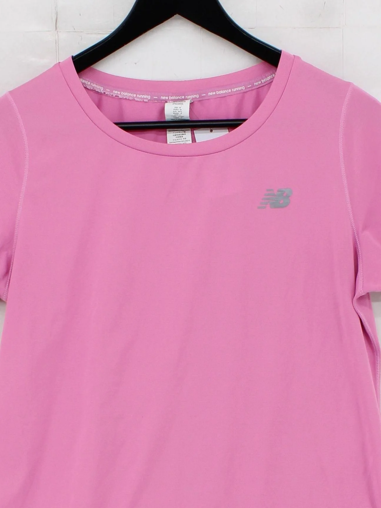 New Balance Women's T-Shirt M Pink 100% Polyester Basic - Image 3