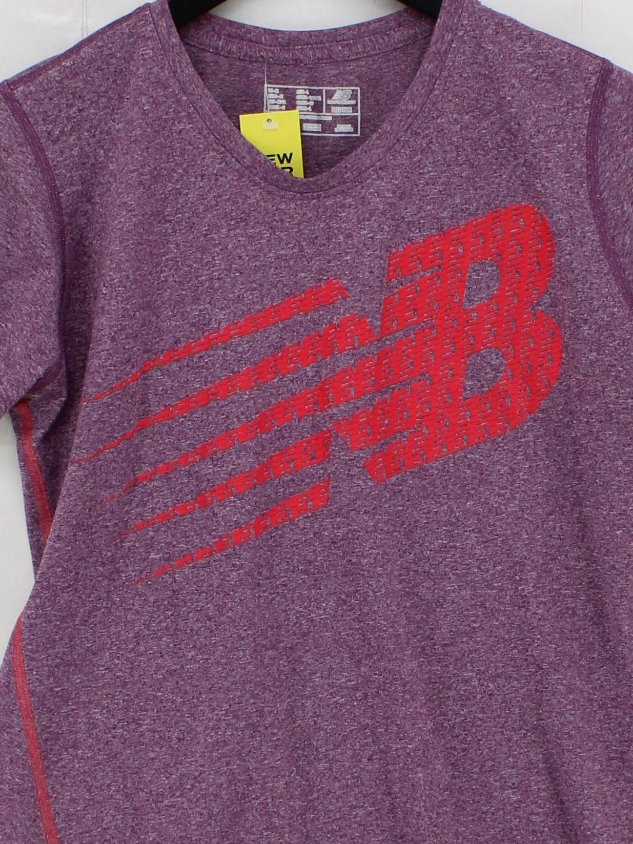 New Balance Women's T-Shirt M Purple Graphic 100% Polyester Basic - Image 3