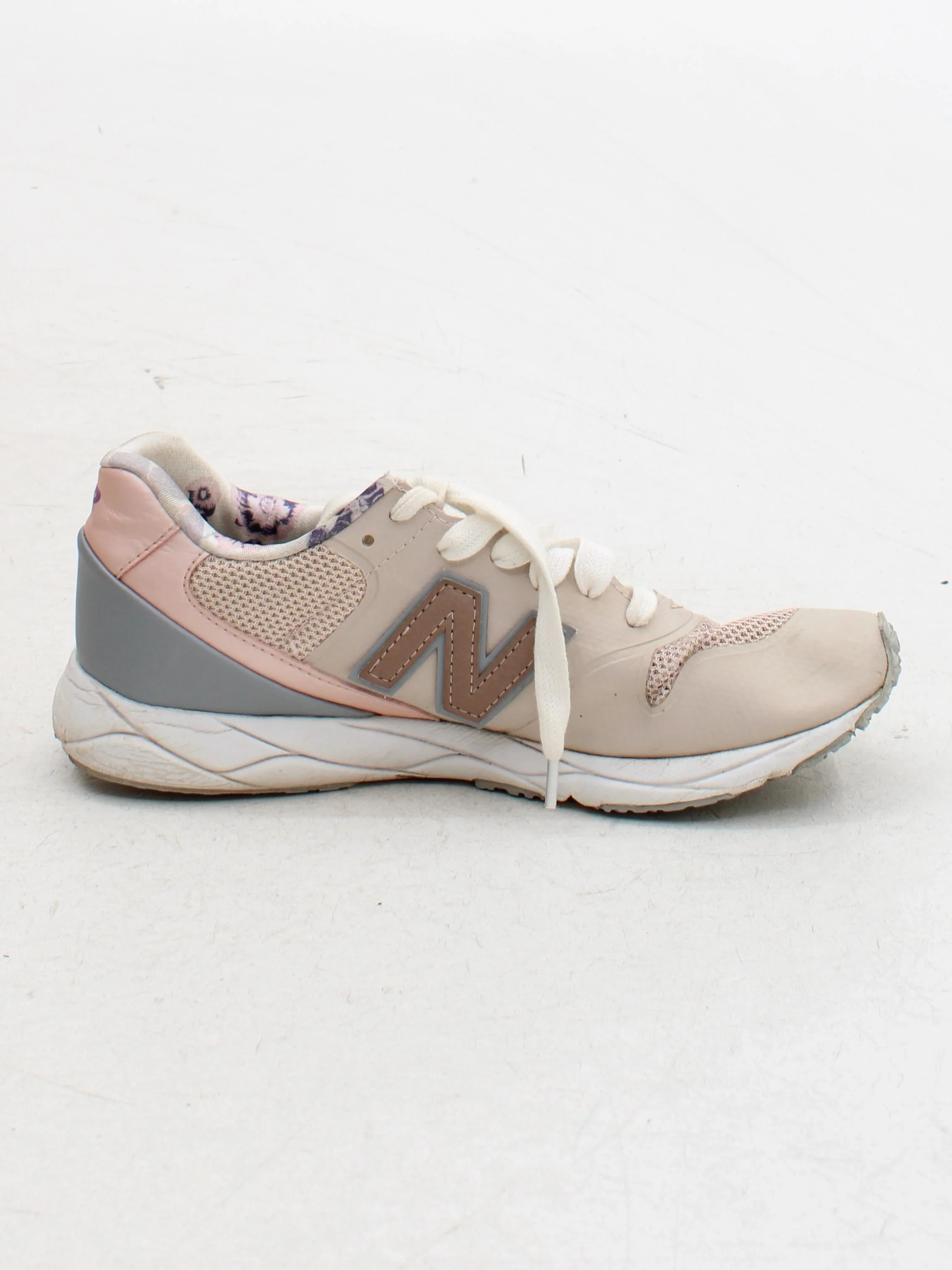 New Balance Women's Trainers EU37.5 in Cream - Image 5