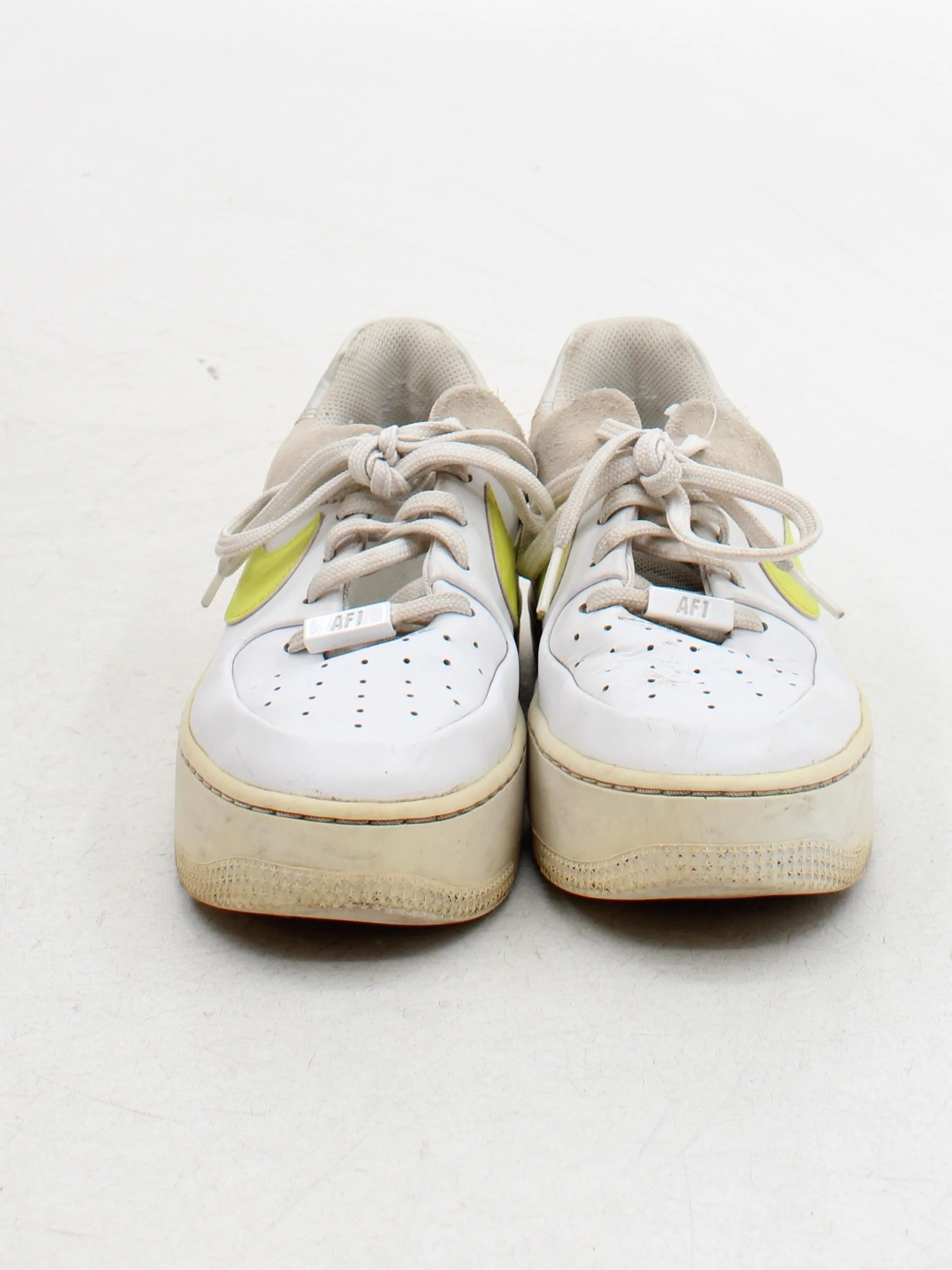 Nike Air Force 1 Women's Trainers EU40.5 in White - Image 2