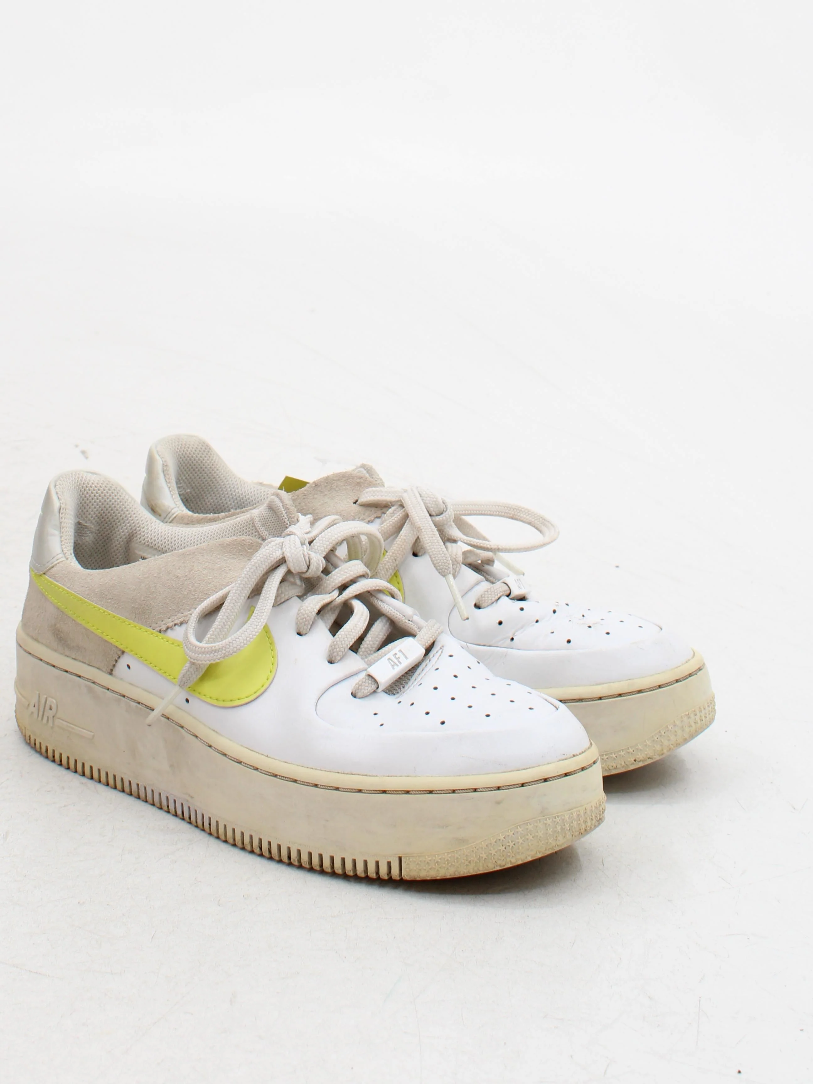 Nike Air Force 1 Women's Trainers EU40.5 in White - Image 4
