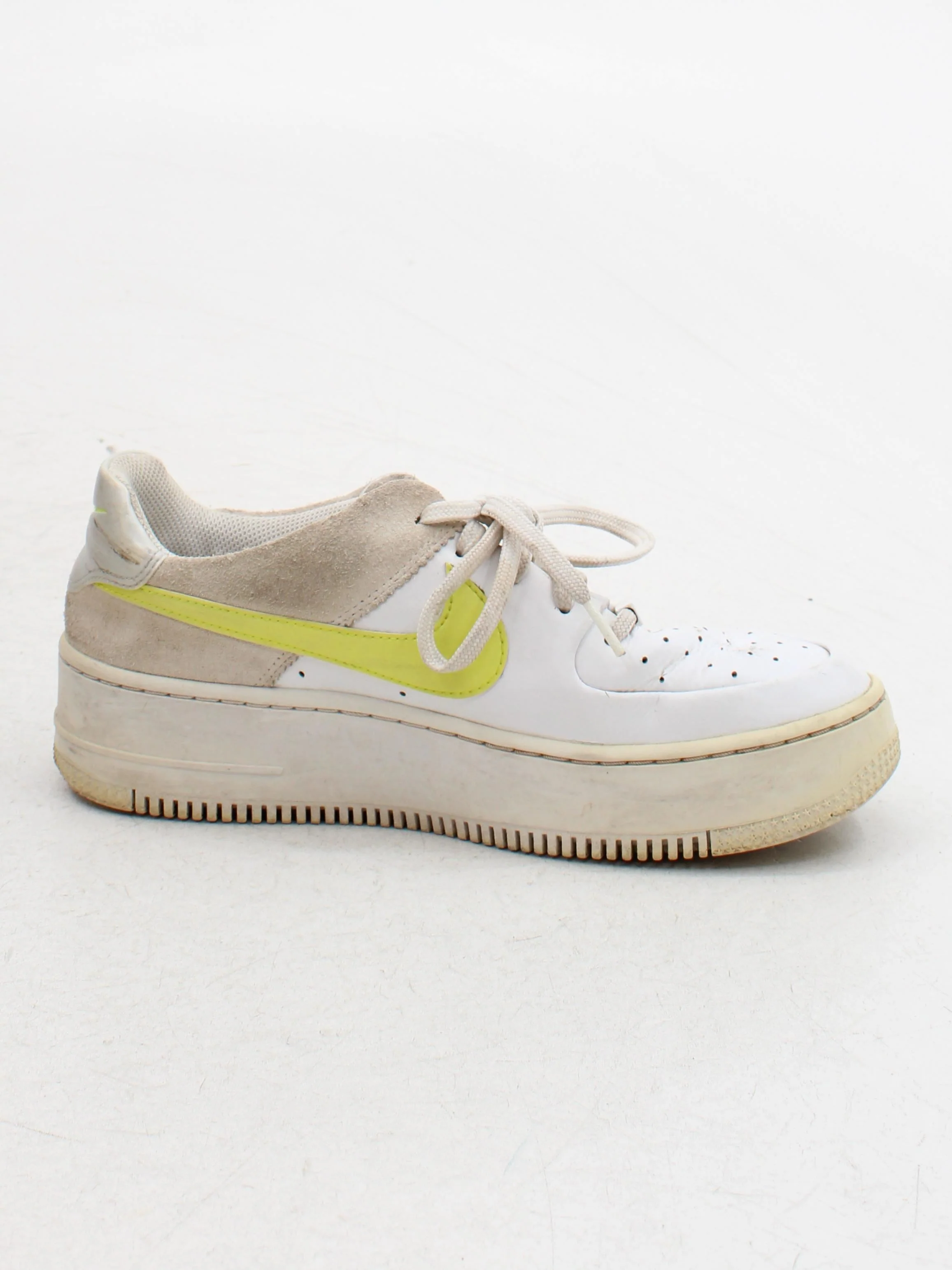 Nike Air Force 1 Women's Trainers EU40.5 in White - Image 5