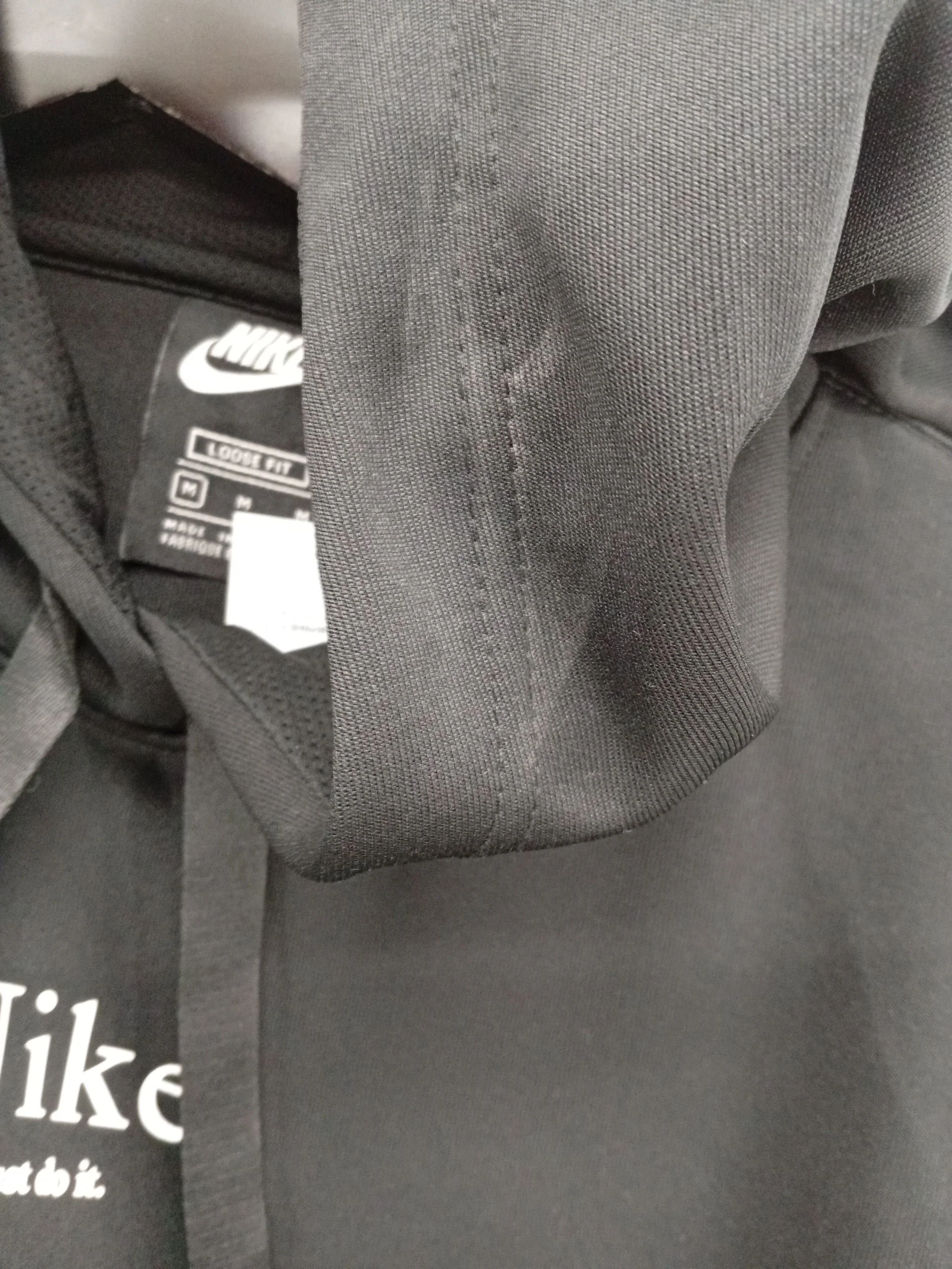 Nike Men's Hoodie M Black 100% Polyester Pullover - Image 5