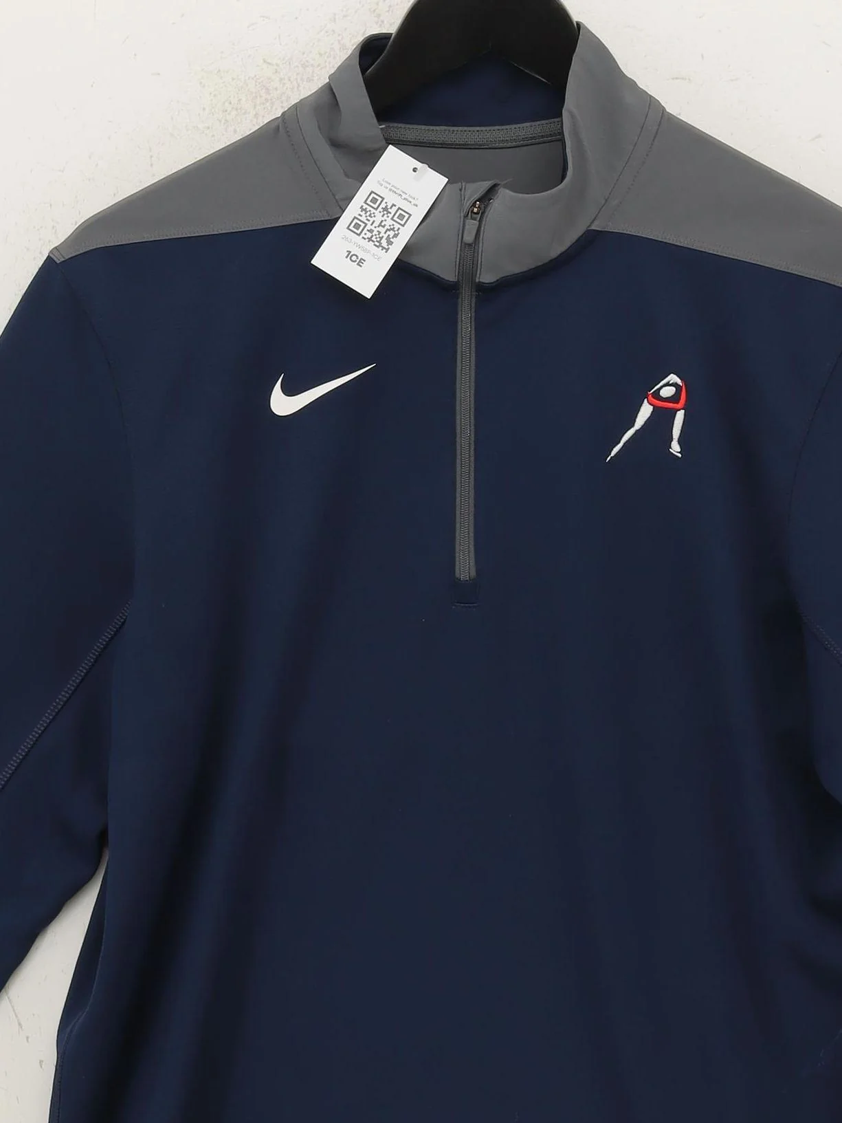 Nike Men's Hoodie M Blue Polyester with Elastane Pullover - Image 3