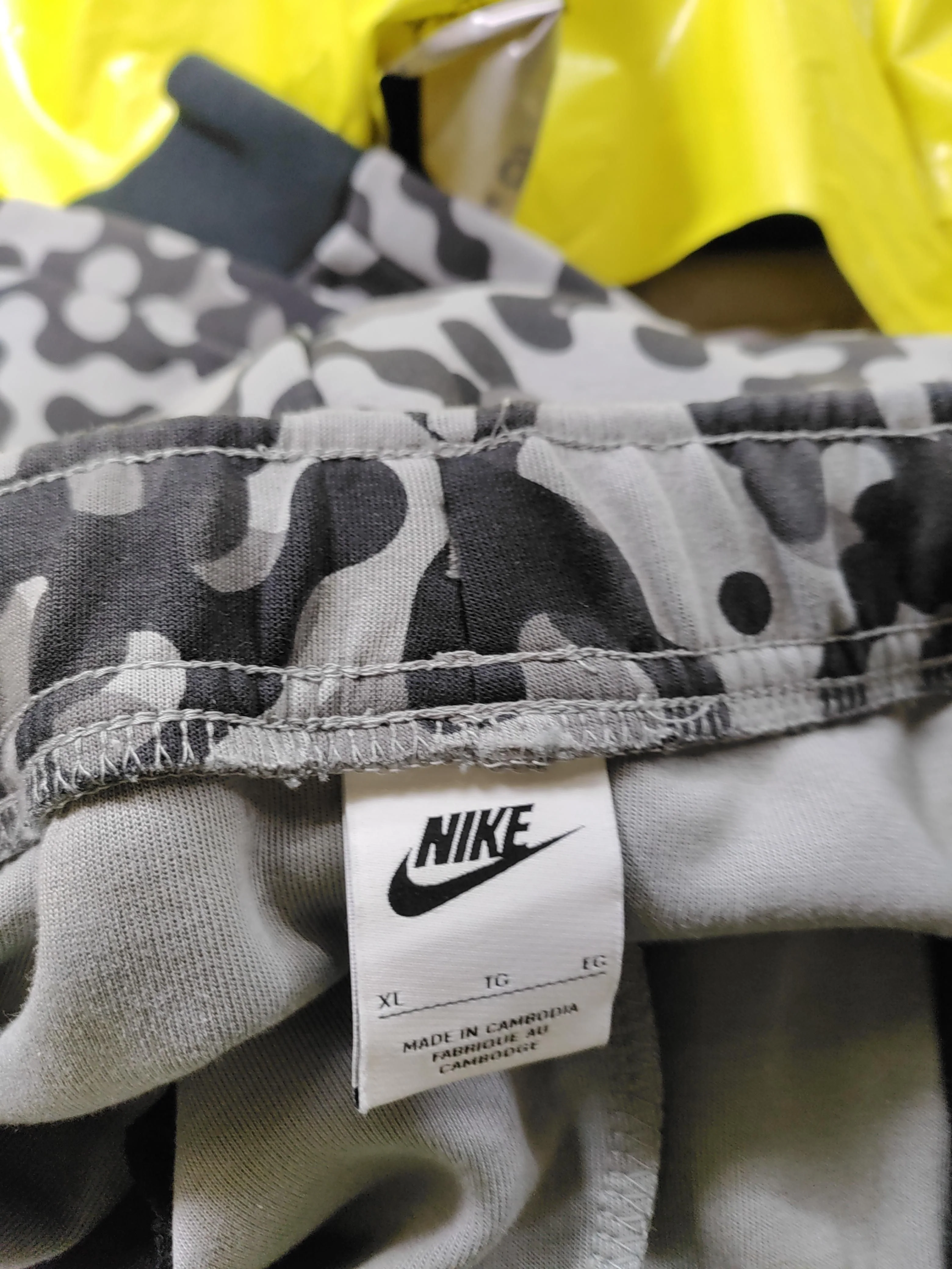 Nike Men's Sports Bottoms XL Grey Geometric Cotton with Polyester Sweatpants - Image 5