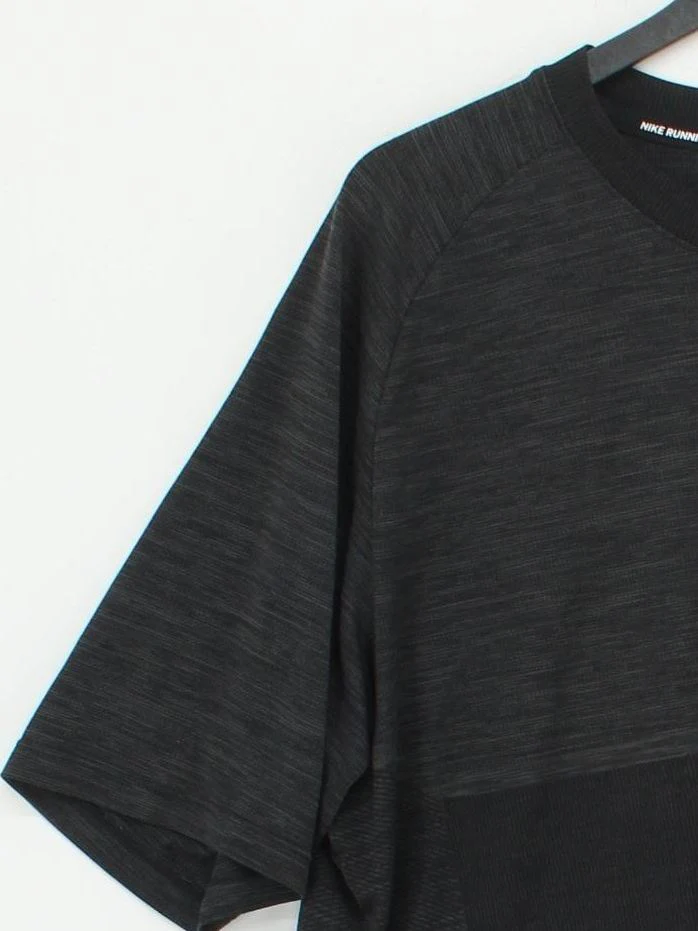 Nike Men's T-Shirt L Black 100% Polyester Round Neck Basic - Image 4