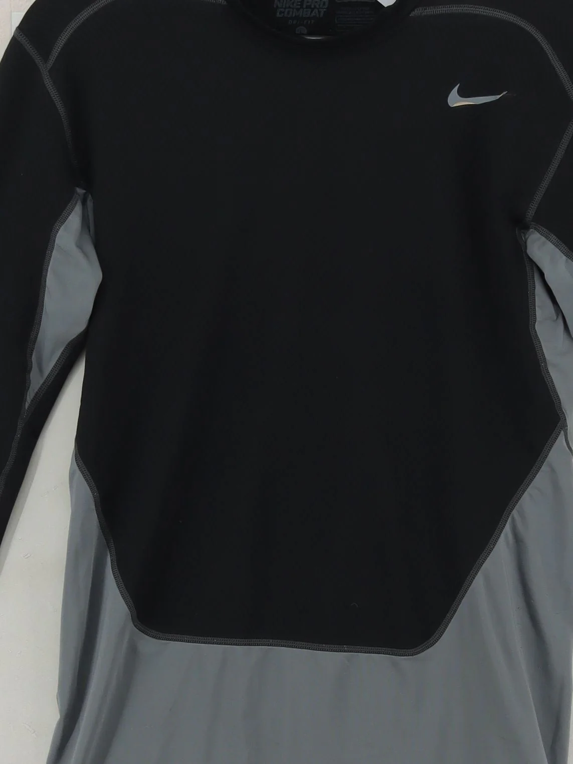 Nike Men's T-Shirt L Black Polyester with Spandex Crew Neck Basic - Image 3