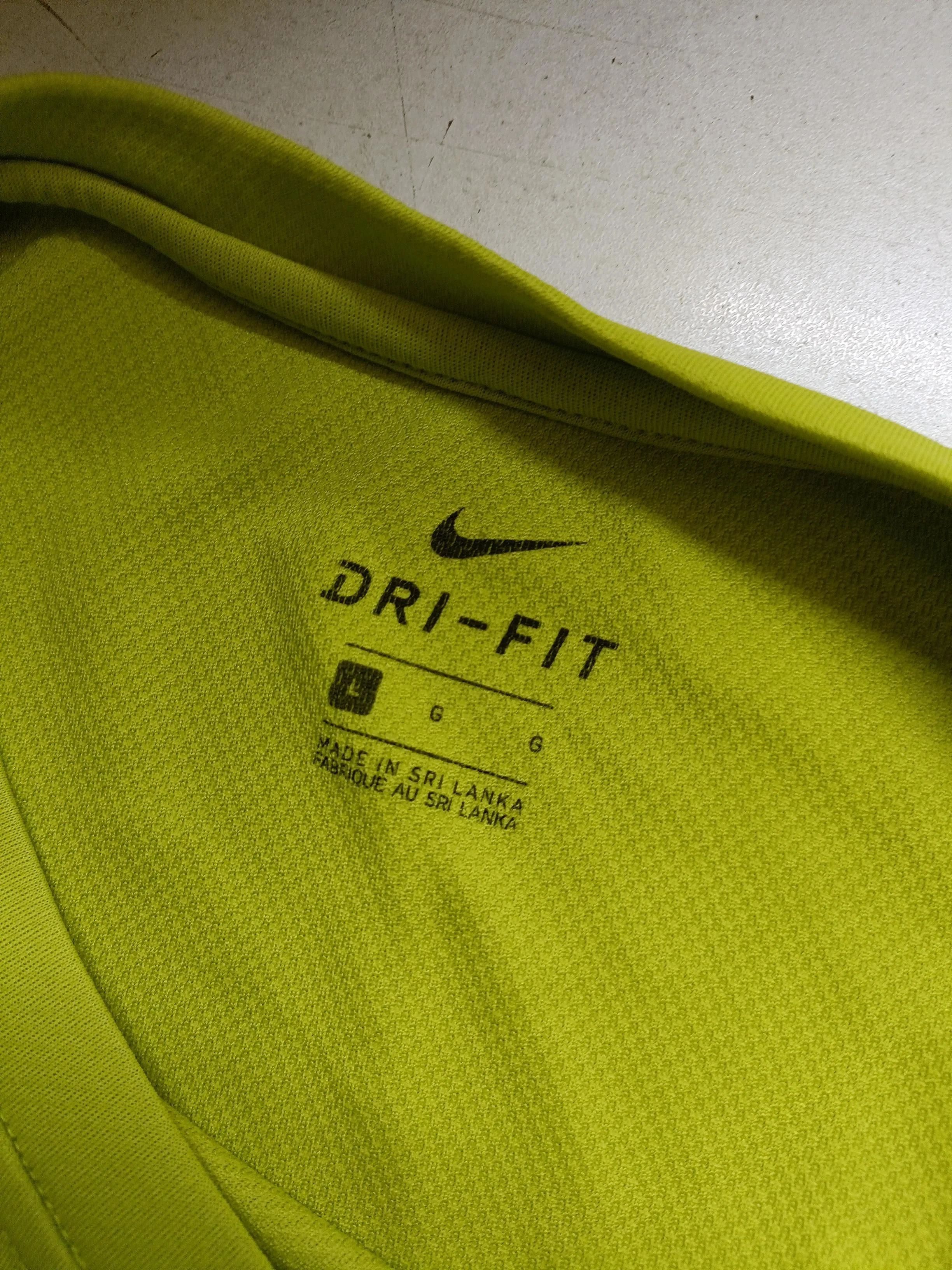 Nike Men's T-Shirt L Yellow 100% Polyester Round Neck Basic - Image 5