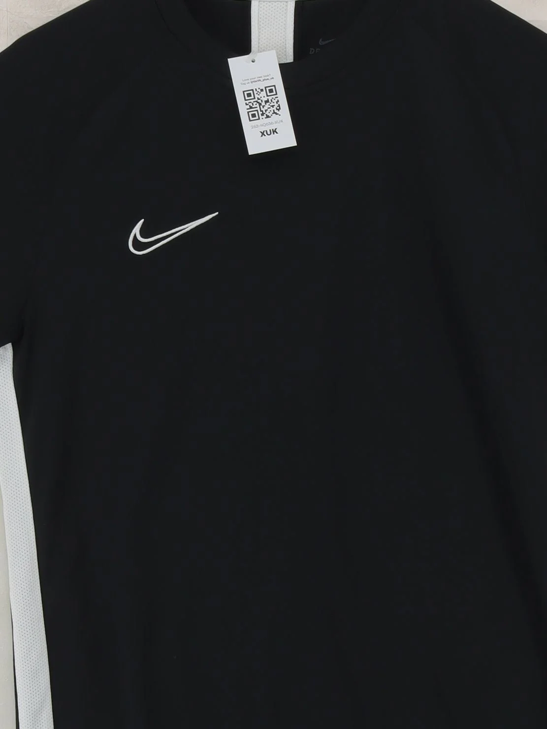 Nike Men's T-Shirt M Black 100% Polyester Round Neck Basic - Image 3