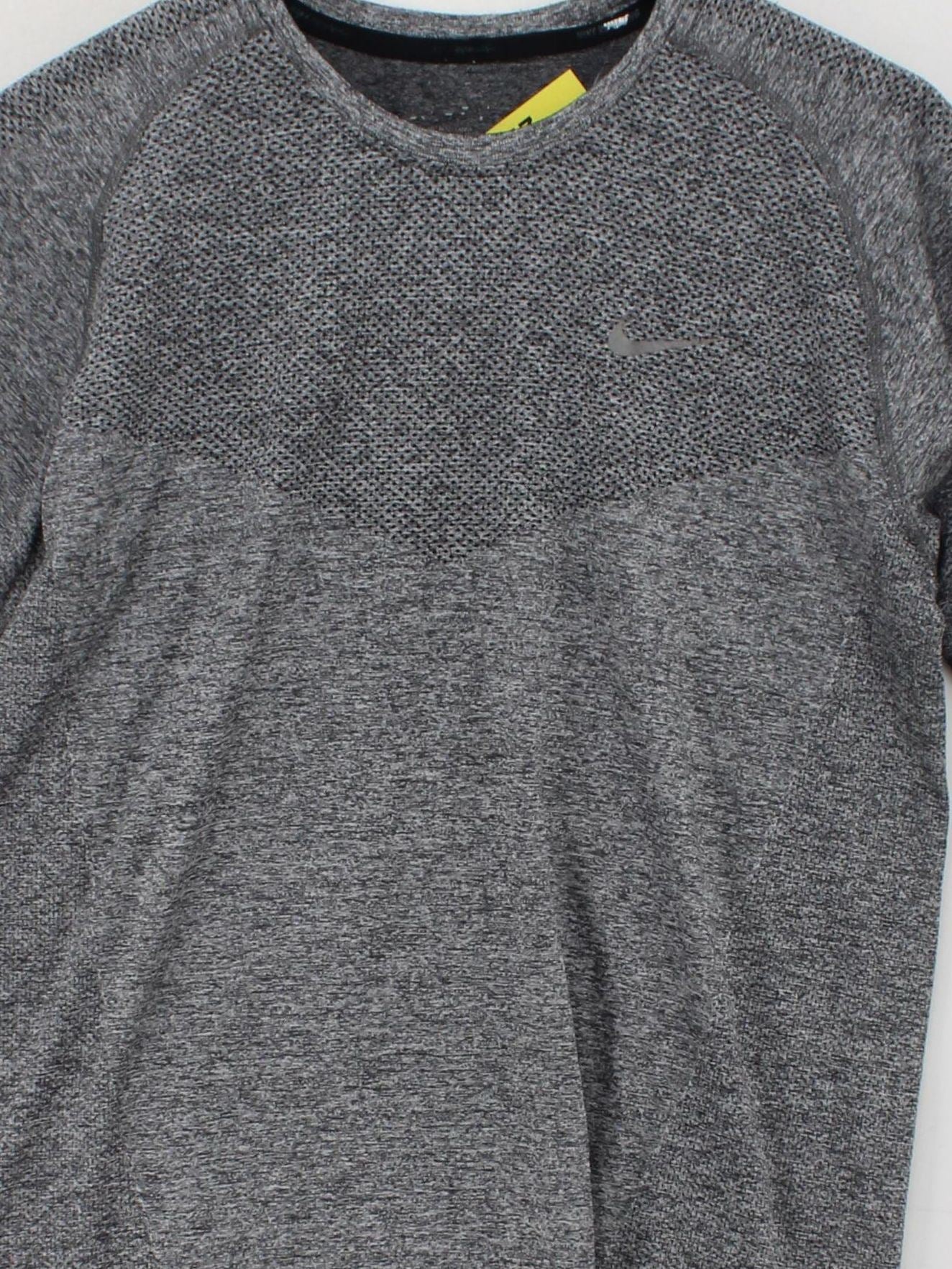 Nike Men's T-Shirt M Grey 100% Polyester Round Neck Basic - Image 3
