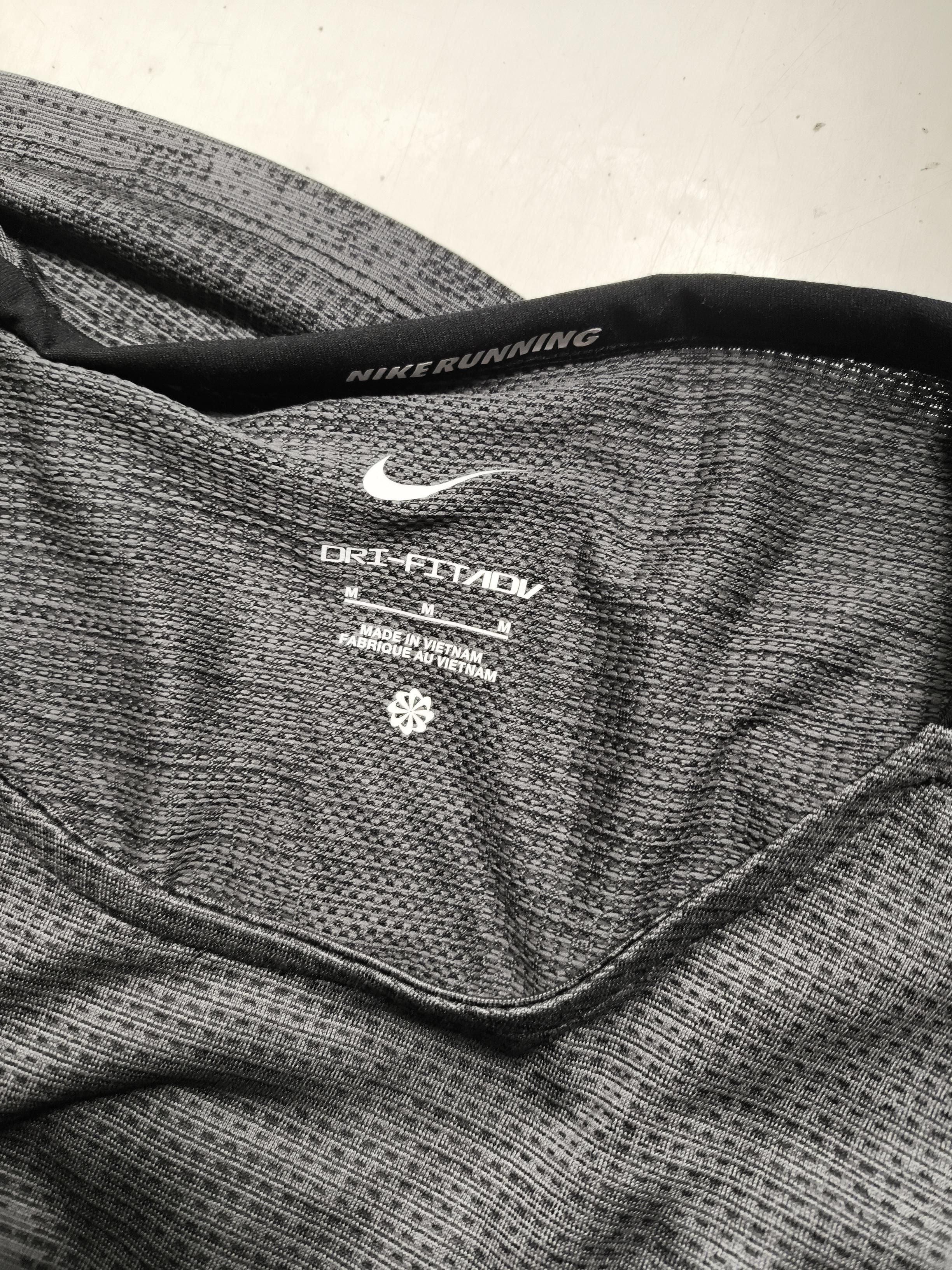 Nike Men's T-Shirt M Grey Geometric 100% Polyester Round Neck Basic - Image 5