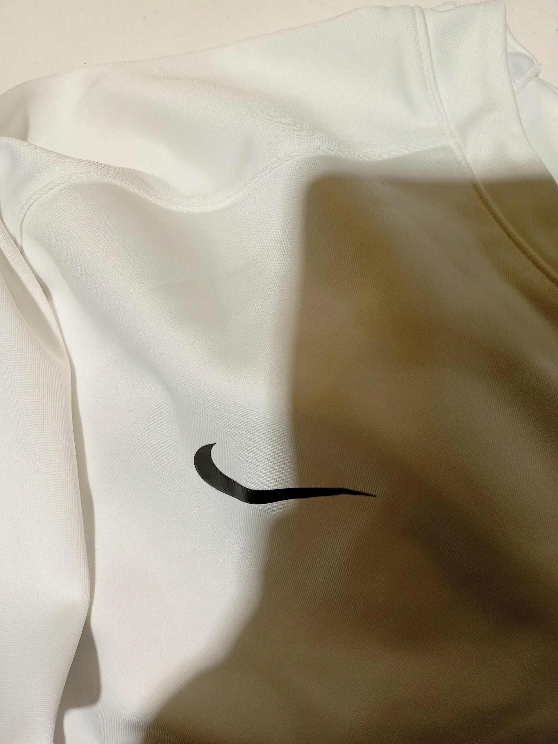 Nike Men's T-Shirt M White 100% Polyester V-Neck Basic - Image 5