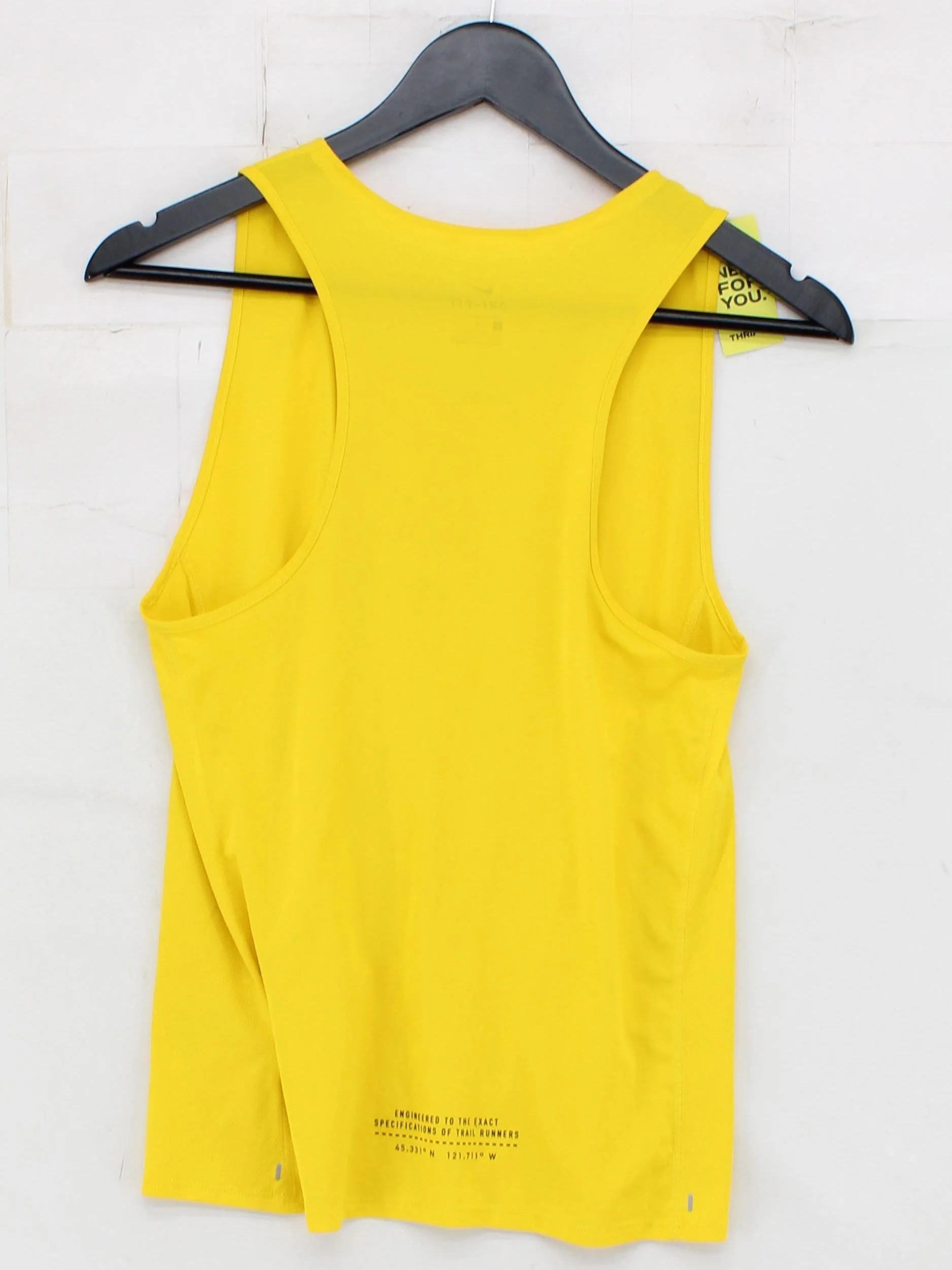 Nike Men's T-Shirt M Yellow Graphic 100% Polyester Sleeveless Round Neck Basic - Image 2
