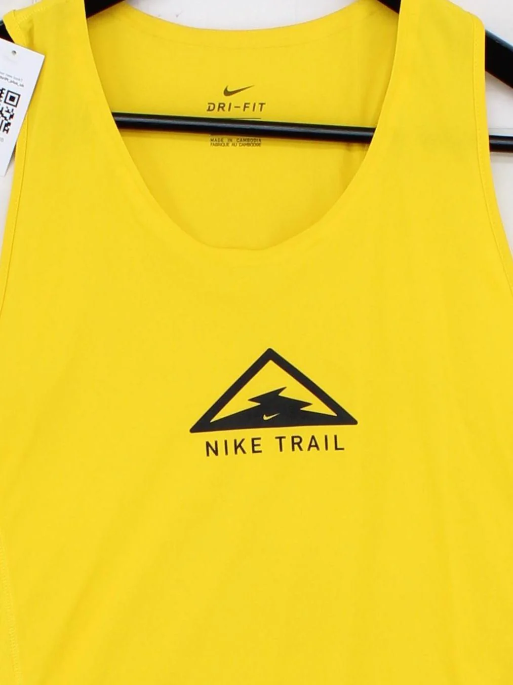 Nike Men's T-Shirt M Yellow Graphic 100% Polyester Sleeveless Round Neck Basic - Image 3
