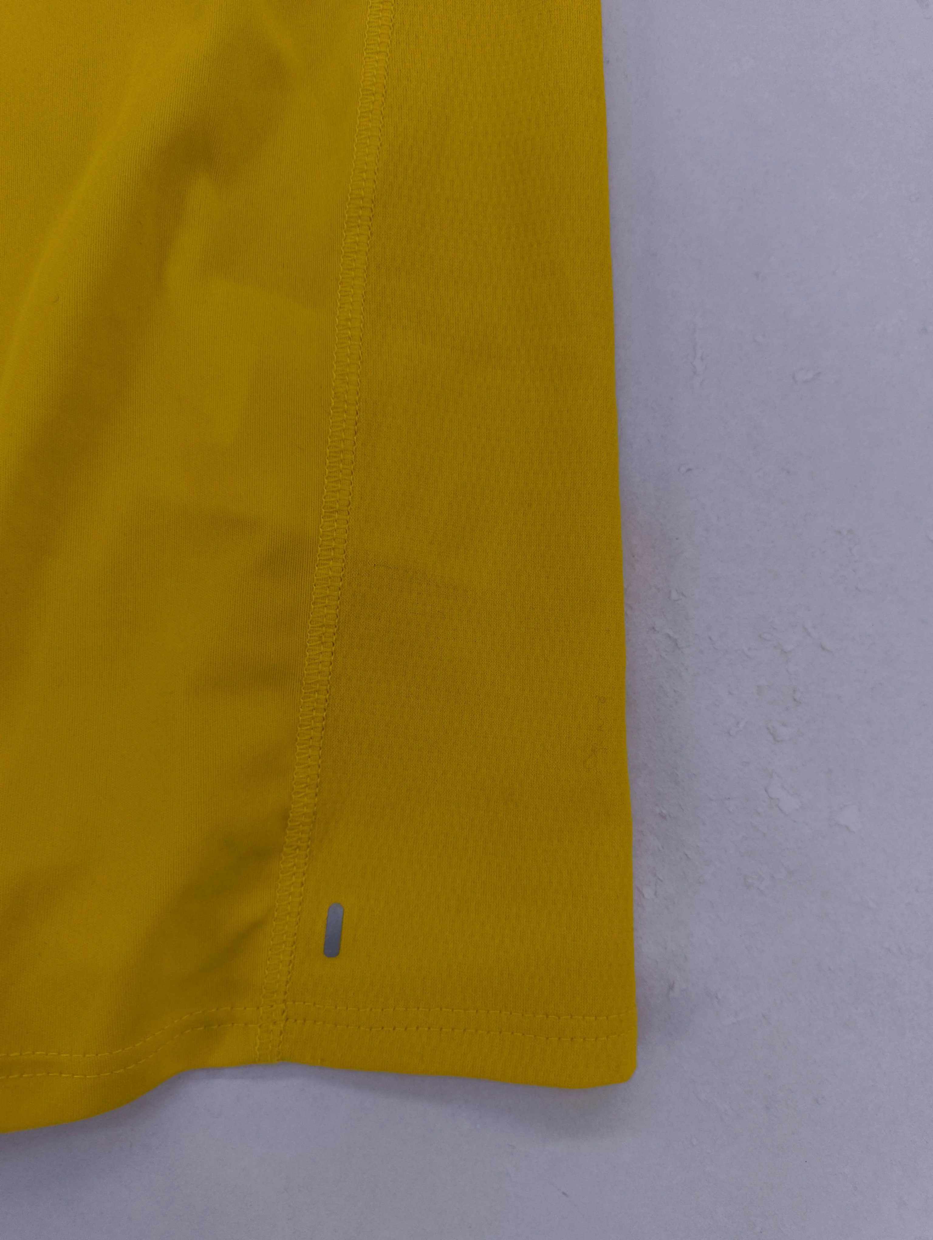 Nike Men's T-Shirt M Yellow Graphic 100% Polyester Sleeveless Round Neck Basic - Image 5
