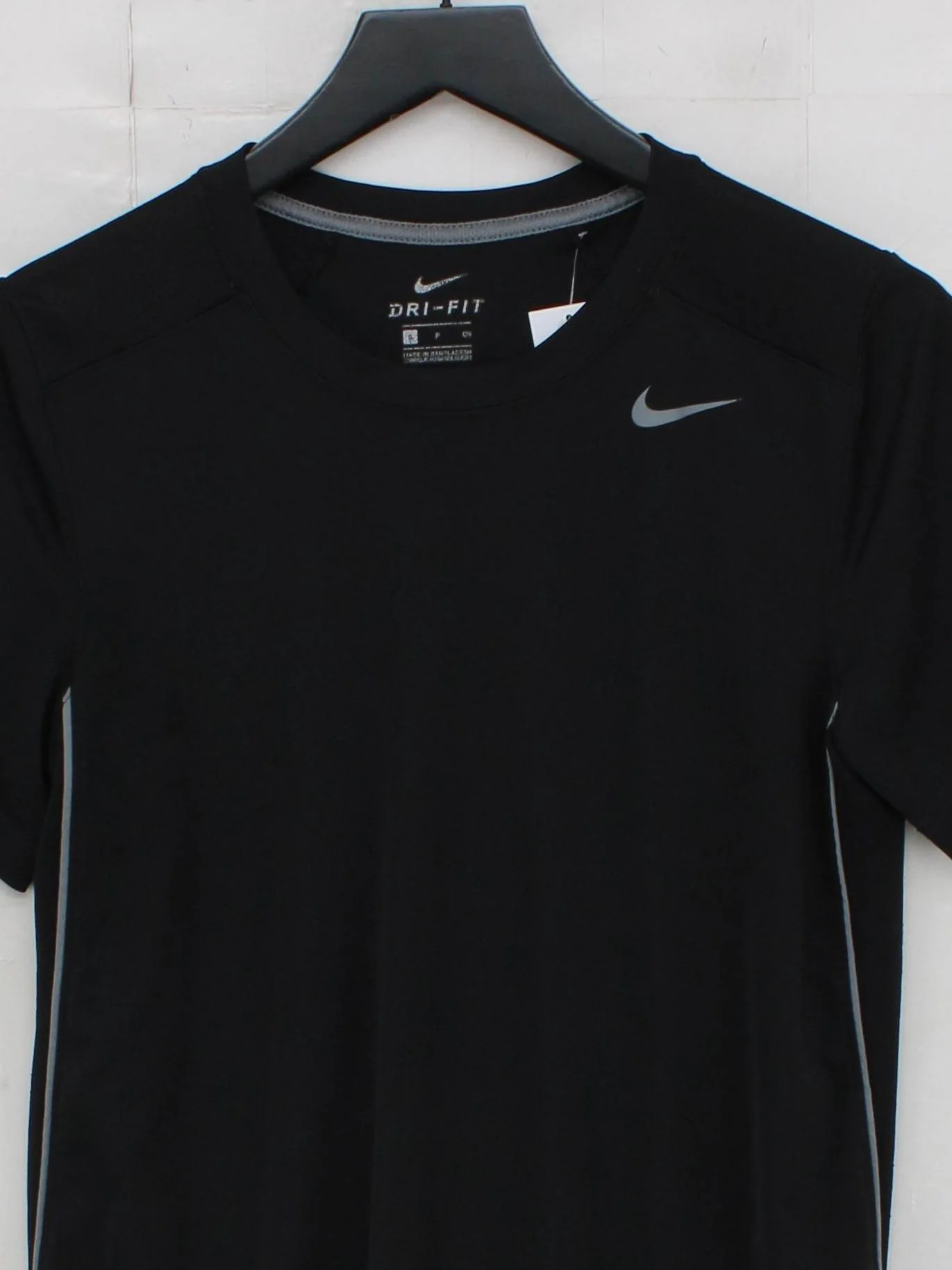 Nike Men's T-Shirt S Black 100% Polyester Round Neck Basic - Image 3