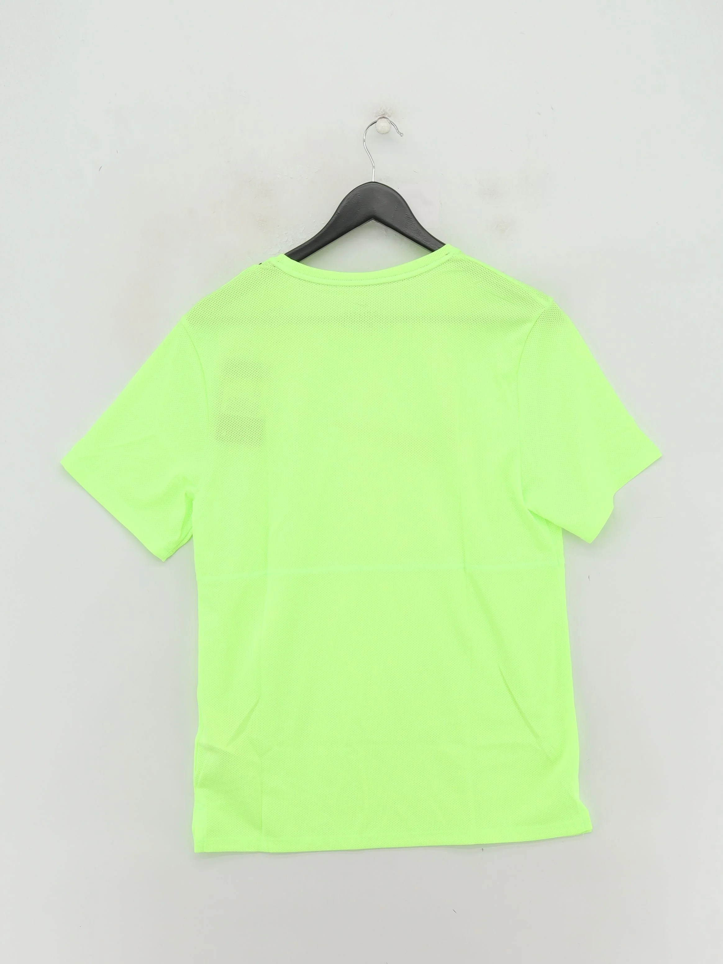 Nike Men's T-Shirt S Green Graphic 100% Polyester Crew Neck Basic New with tags - Image 2