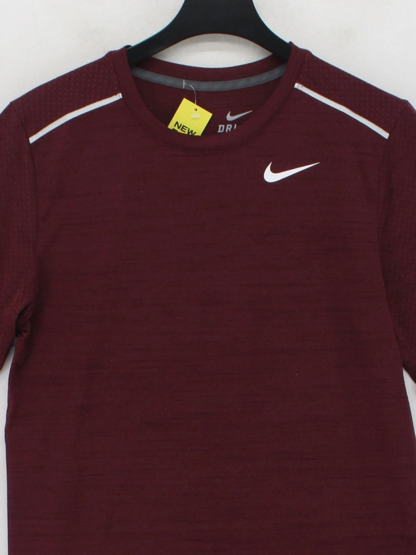 Nike Men's T-Shirt S Red 100% Polyester Round Neck Basic - Image 3